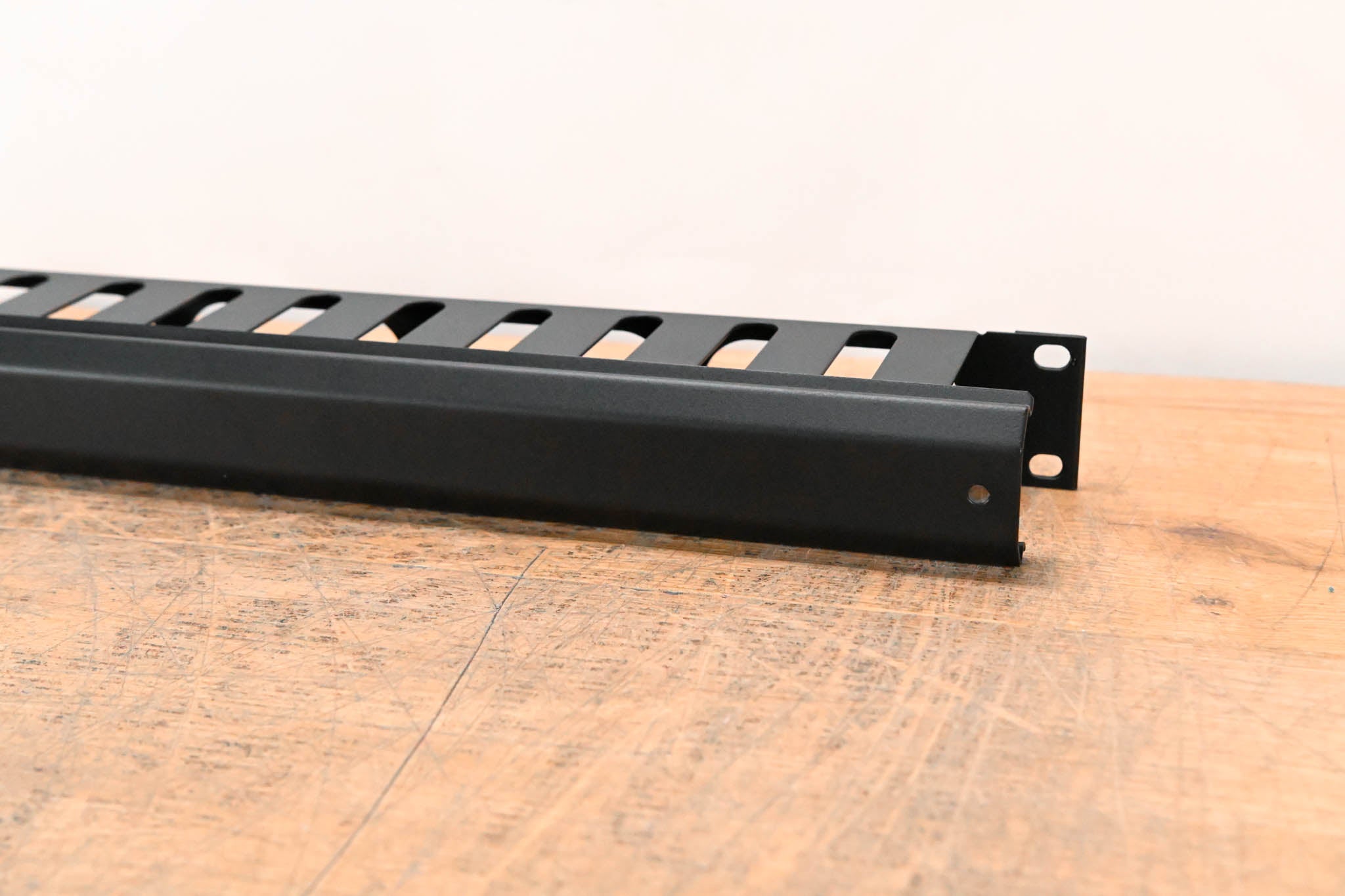 Gator Rackworks GRW-PNLCBLMNG1 1U Cable Management with Cap