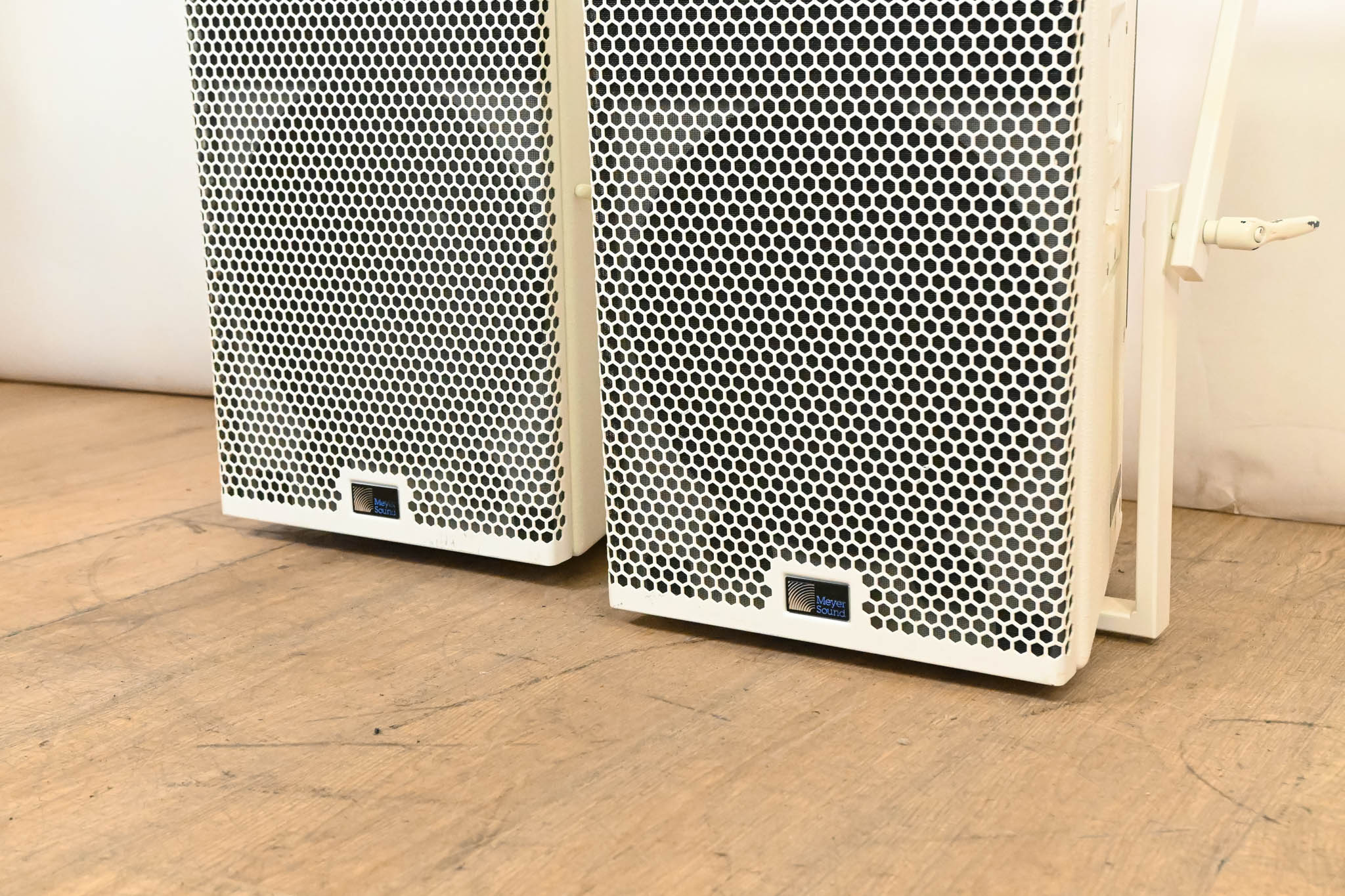 Meyer Sound UPA-1P Compact Wide Coverage Loudspeaker - WHITE (PAIR)