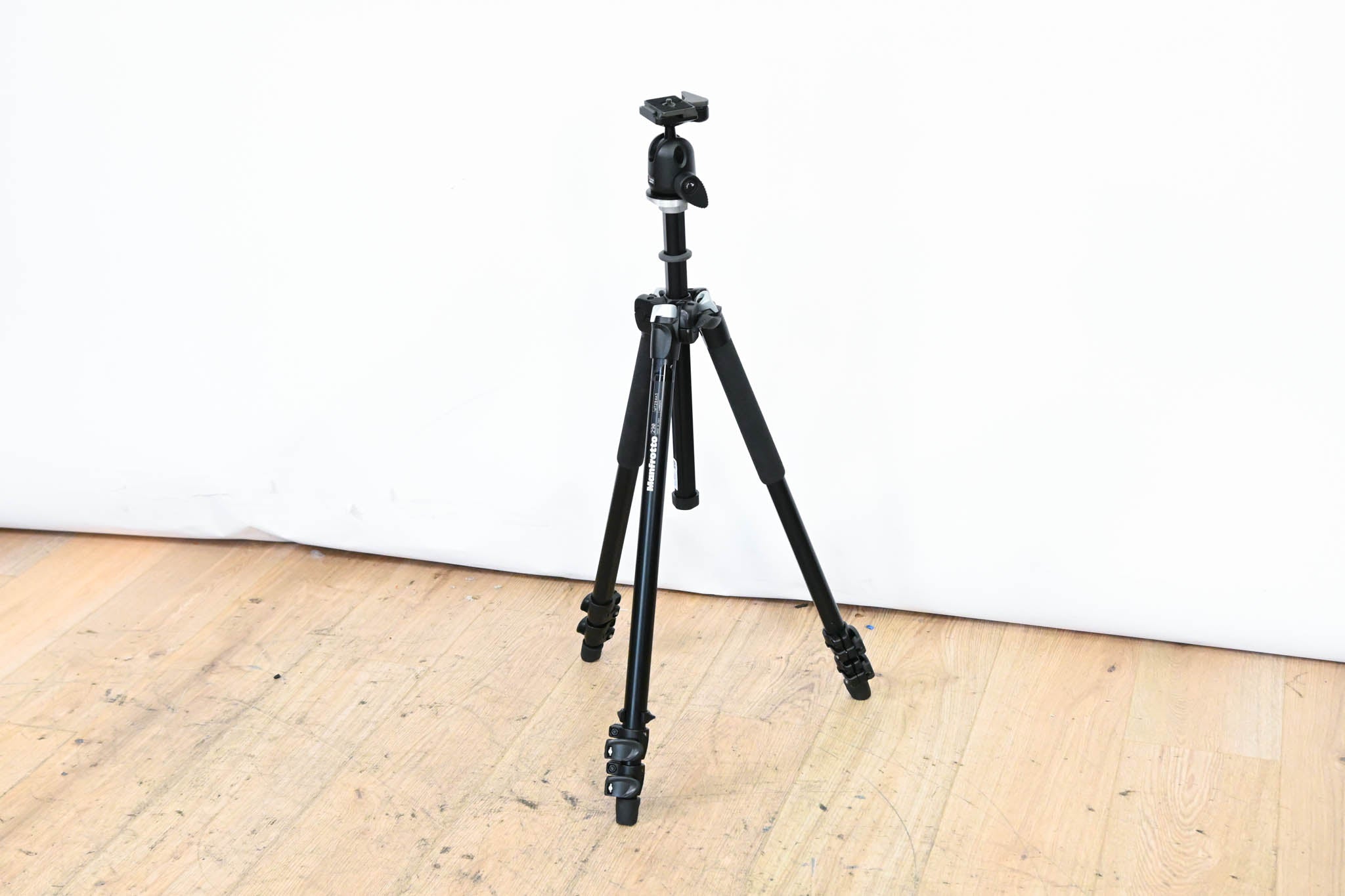 Manfrotto 496RC2 Tripod Head with 290 3-Stage Aluminum Tripod