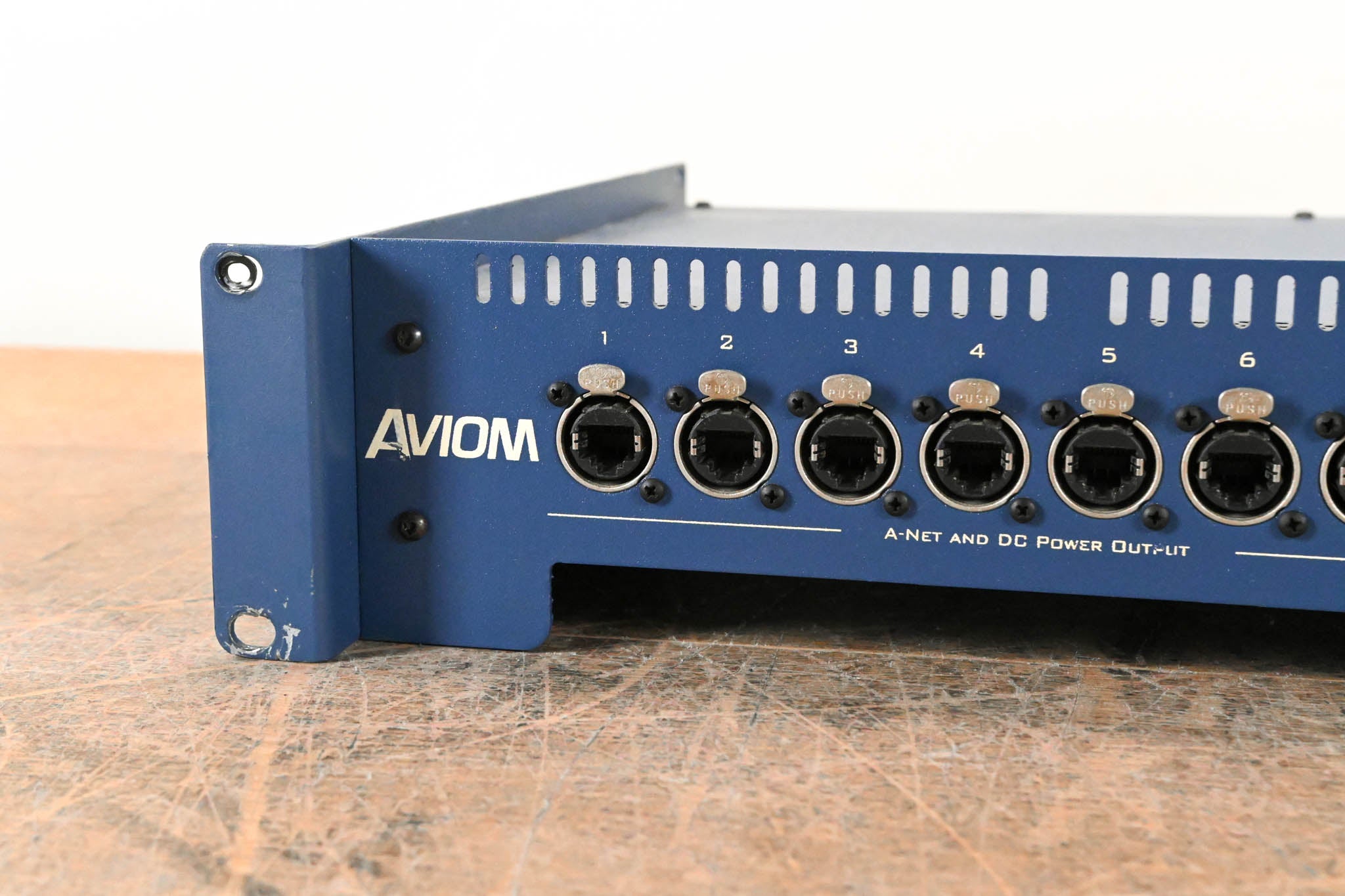 Aviom A-16D Pro A-Net Distributor