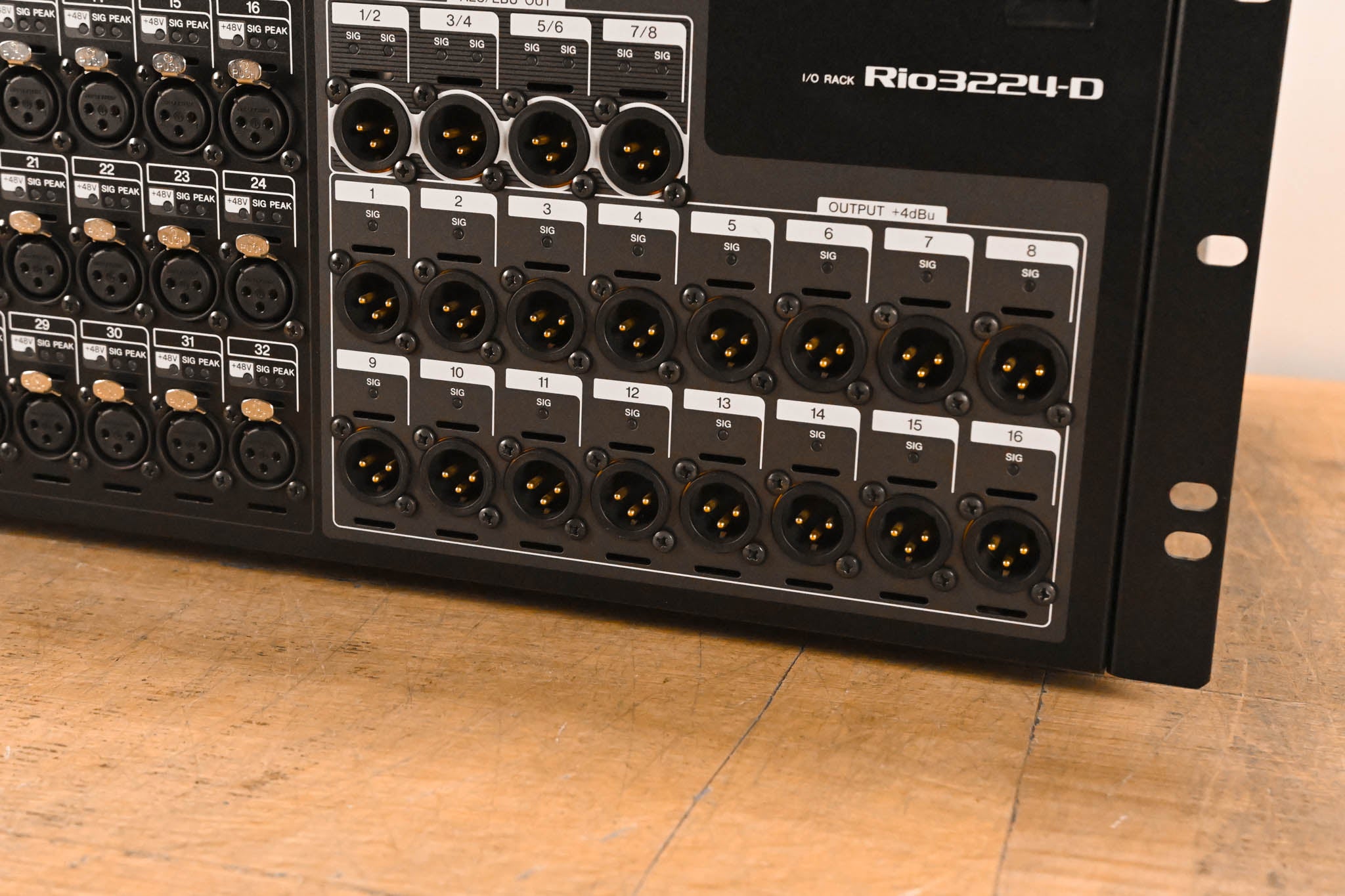 Yamaha Rio3224-D Rio Series 32x16 Remote Stage Box