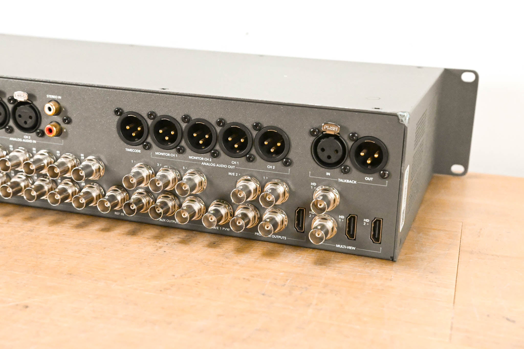 Blackmagic Design ATEM 2 M/E Production Studio 4K