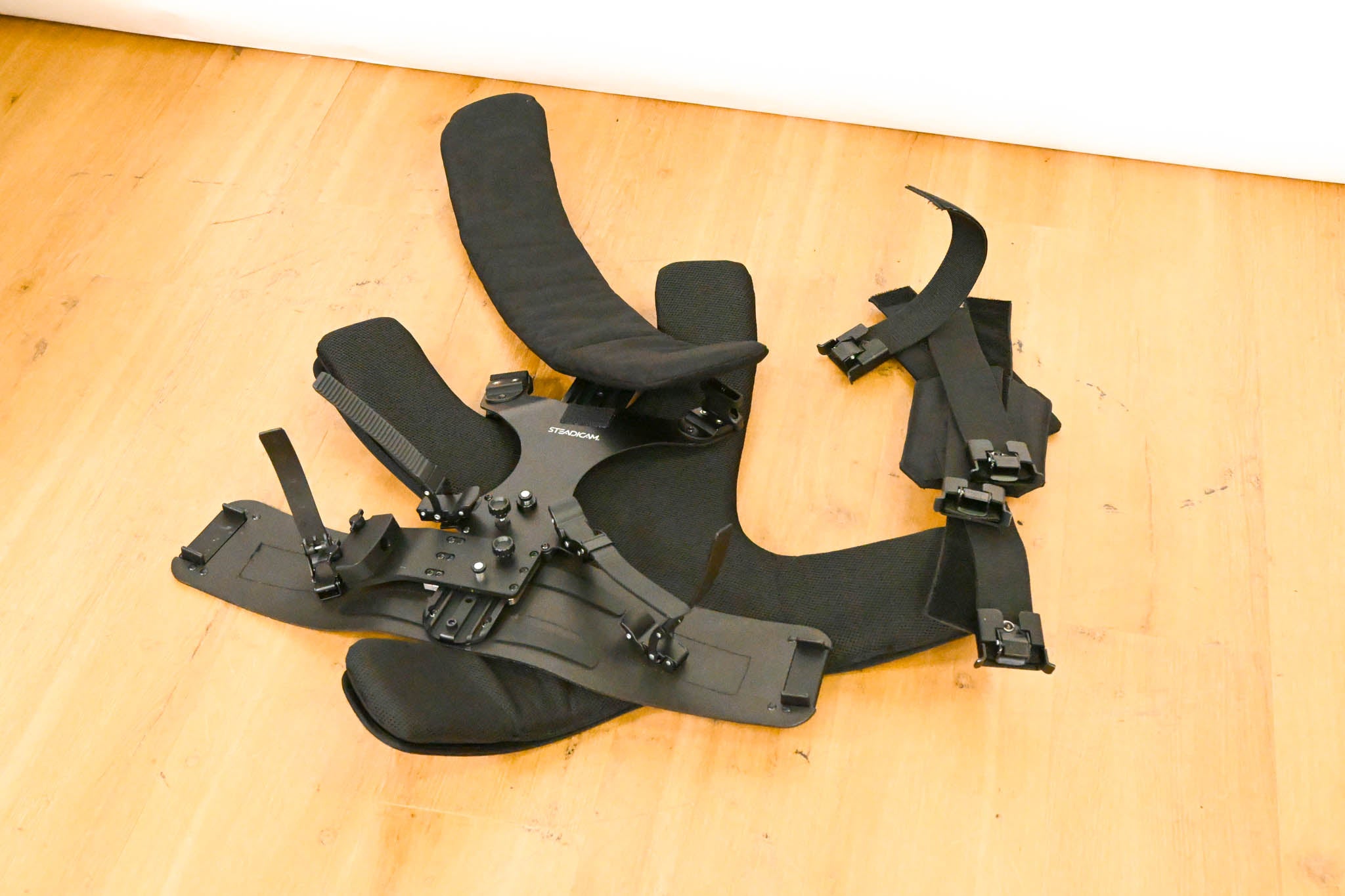 Steadicam Zephyr HD Camera Stabilizer System w/Arm, Vest, Monitor & Case