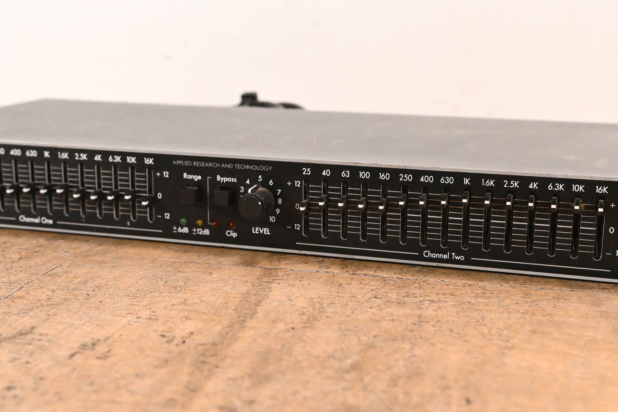 ART 341 Dual-Channel 15-Band 2/3 Octave Graphic Equalizer