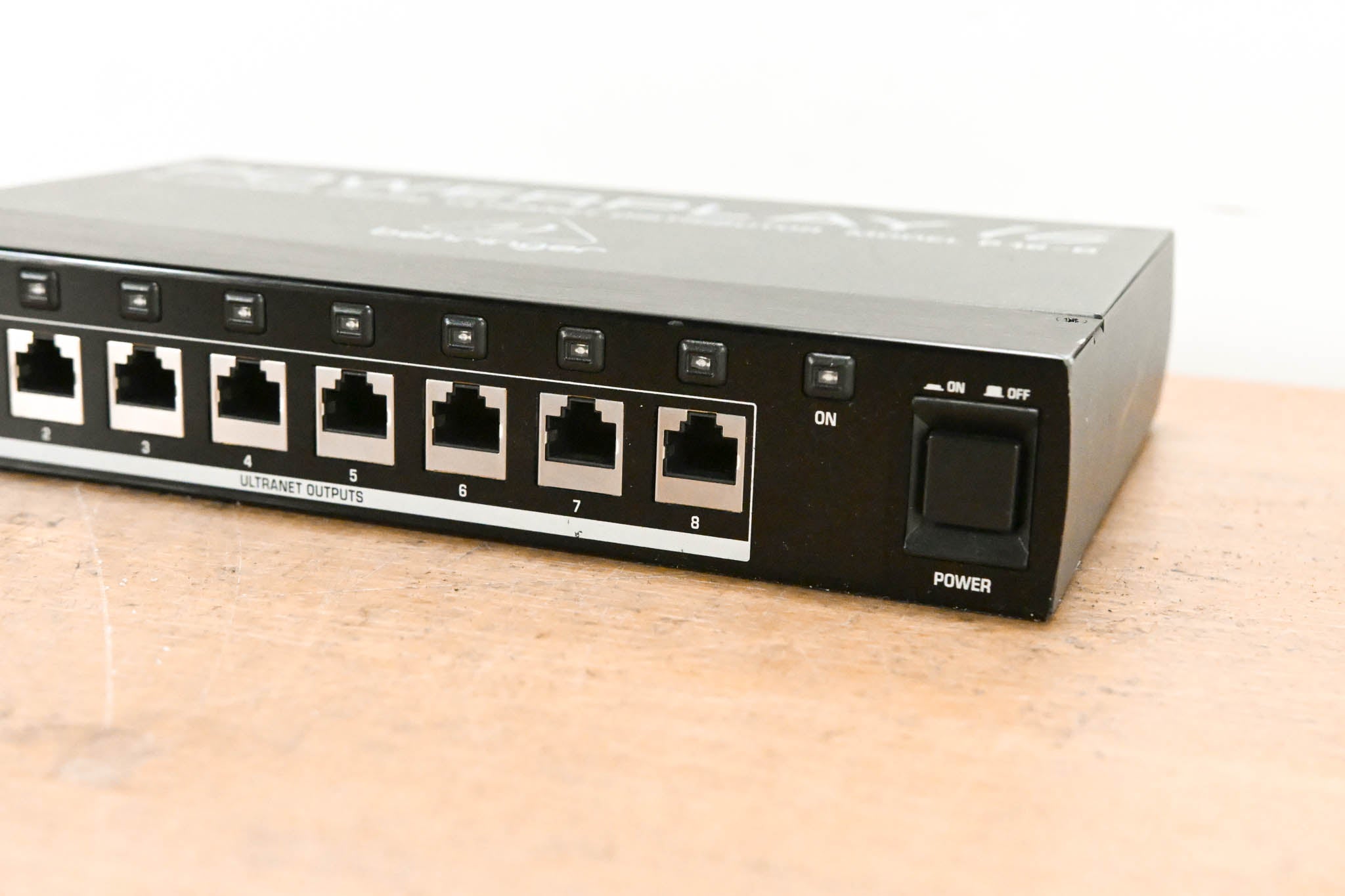 Behringer Powerplay P16-D 16-Channel Distribution Module