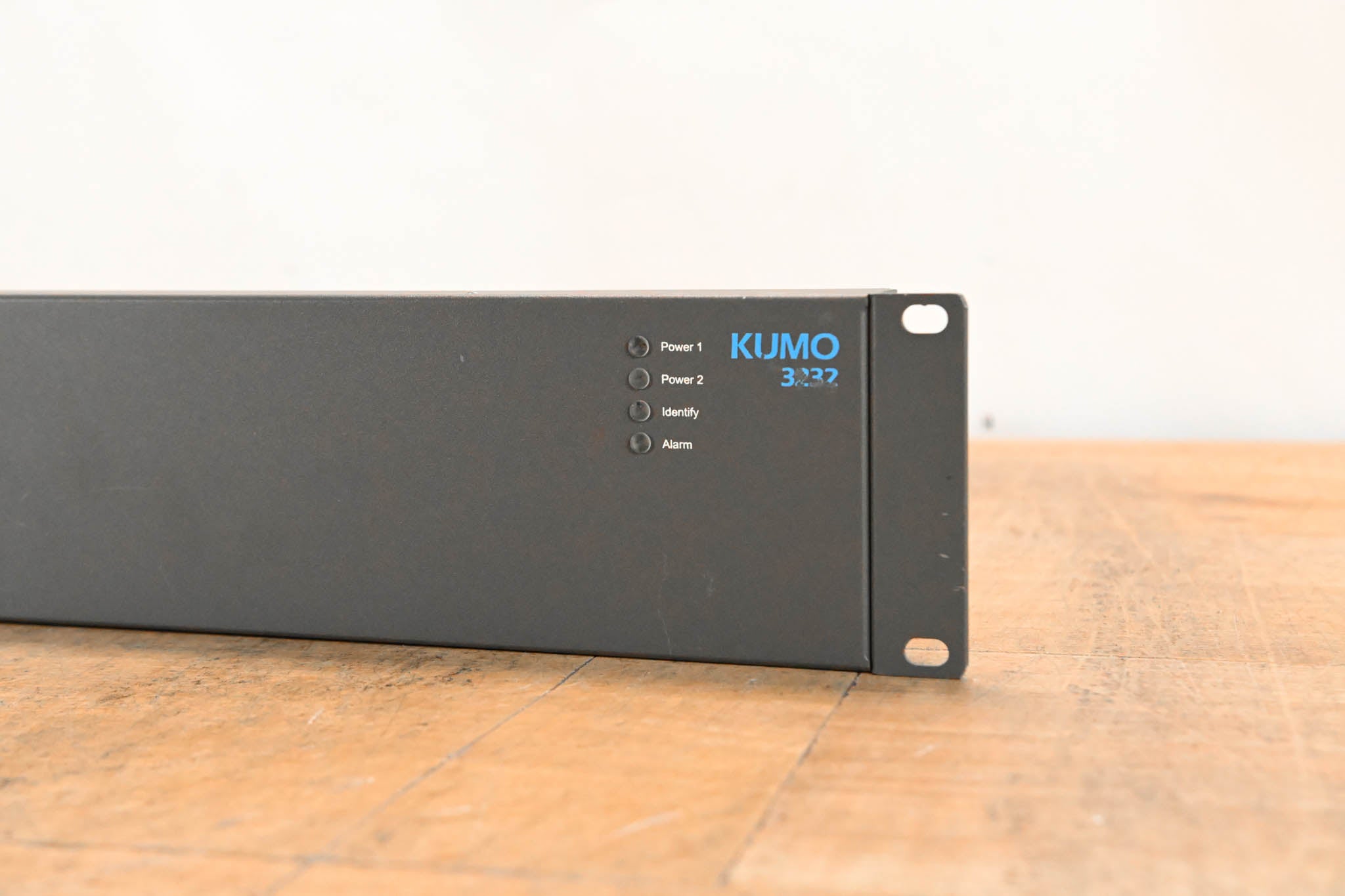 AJA KUMO 3232 2RU Compact 3G-SDI Router