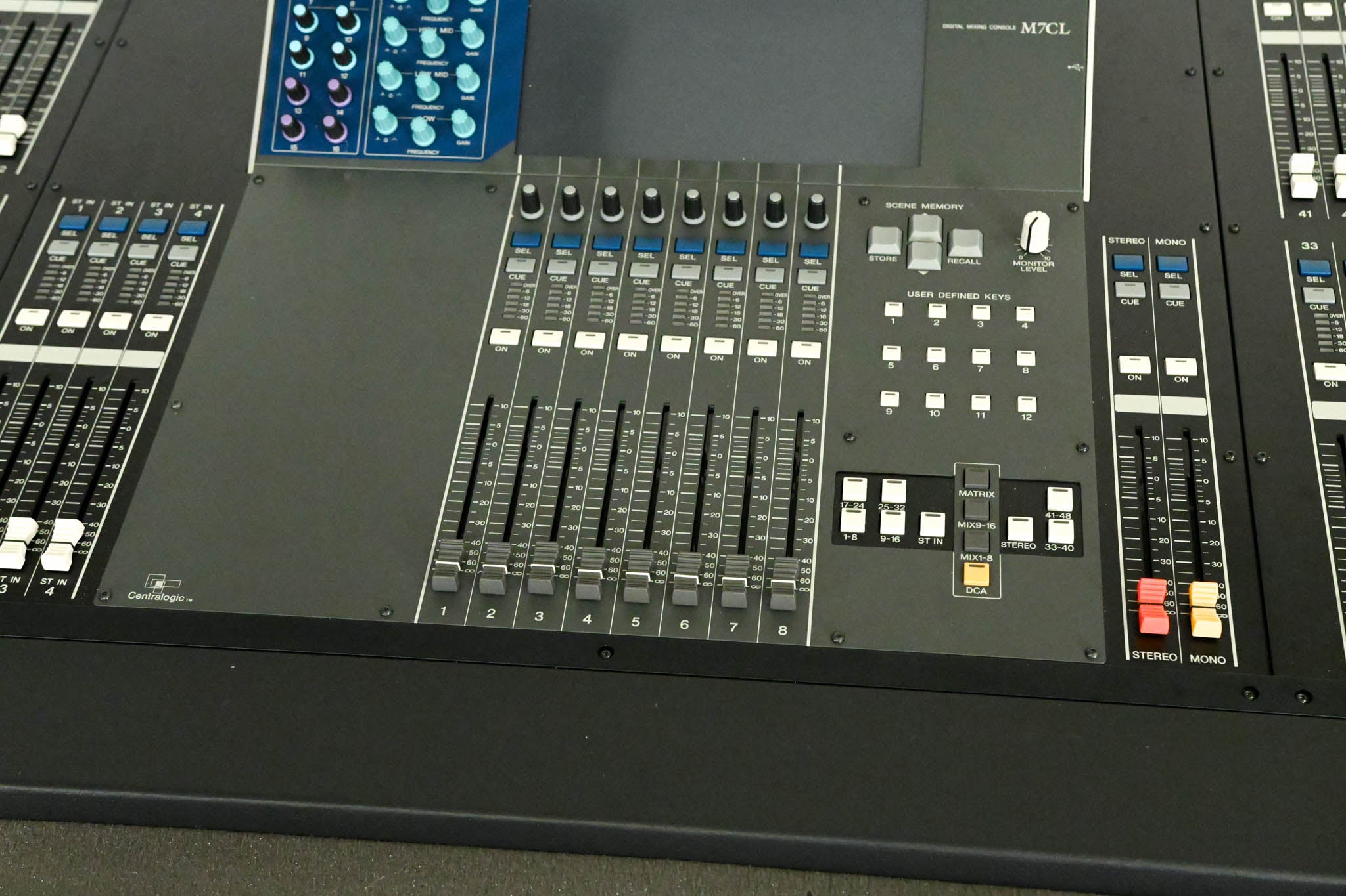 Yamaha M7CL-48 48-Channel Digital Audio Mixing Console with Road Case