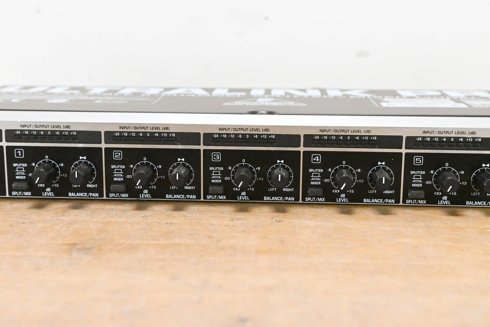 Behringer ULTRALINK PRO MX882 8-Channel Splitter/Mixer