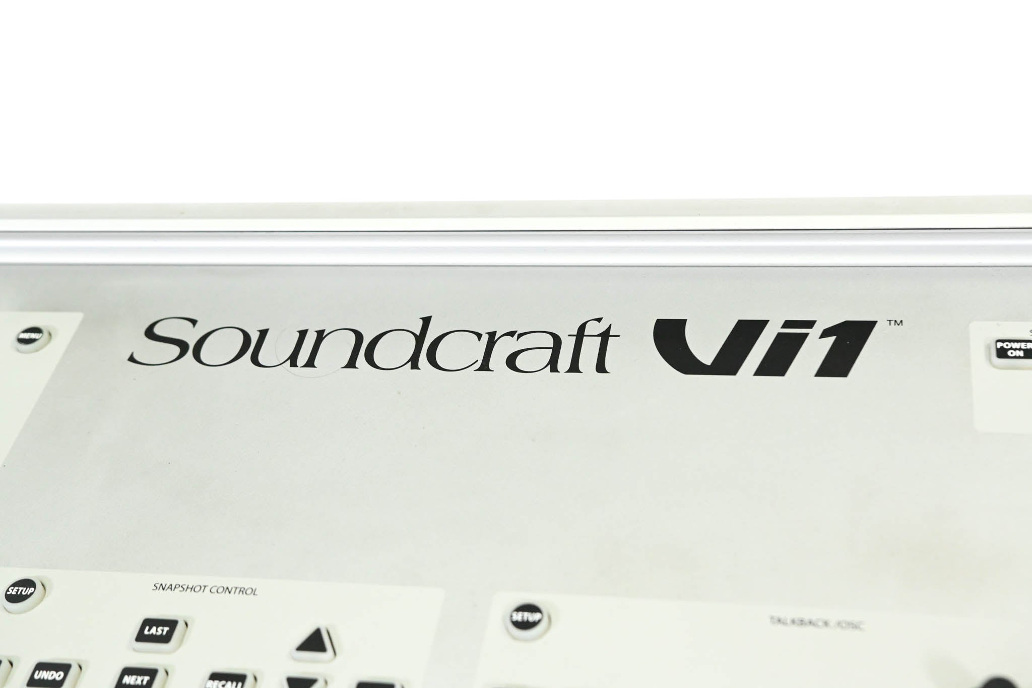 Soundcraft Vi1 32-Channel Digital Mixing Console with Road Case