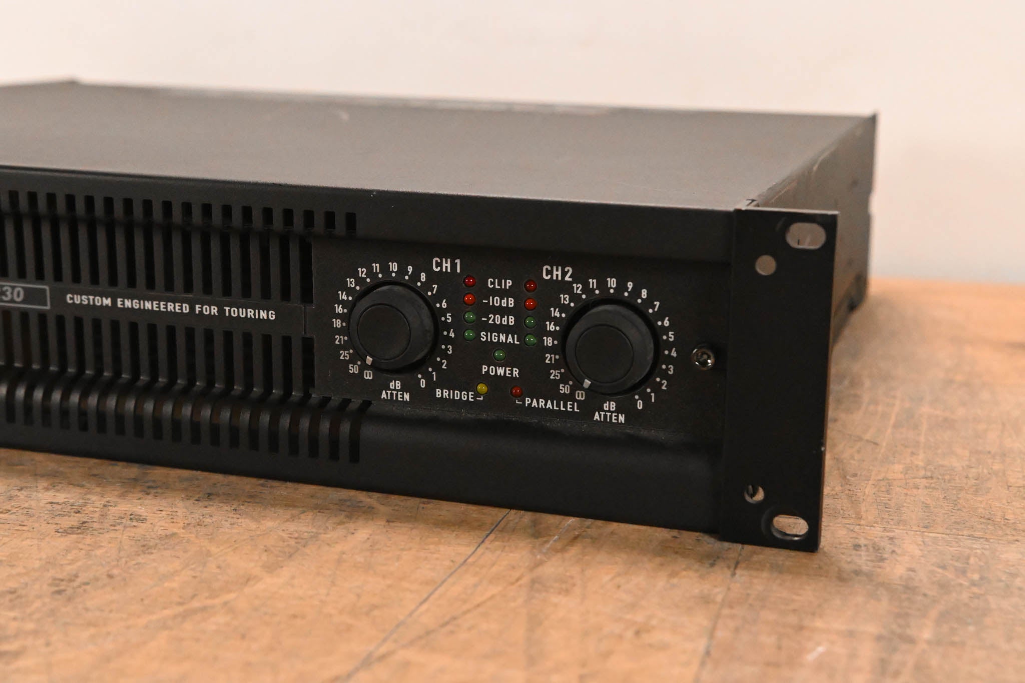 QSC PL230 PowerLight 2 Series 2-Channel 1500W Power Amplifier