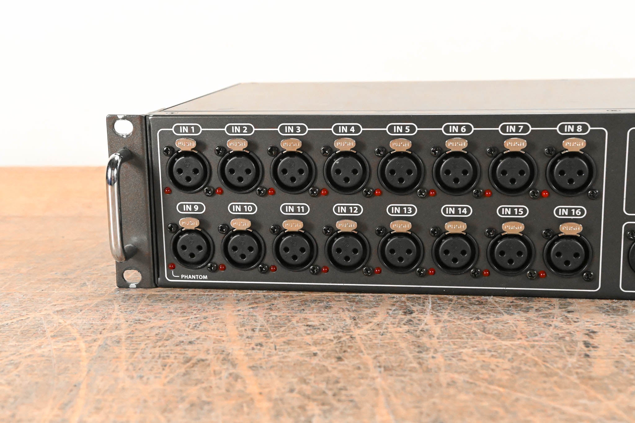 Behringer S16 16 x 8 Digital Stage Box