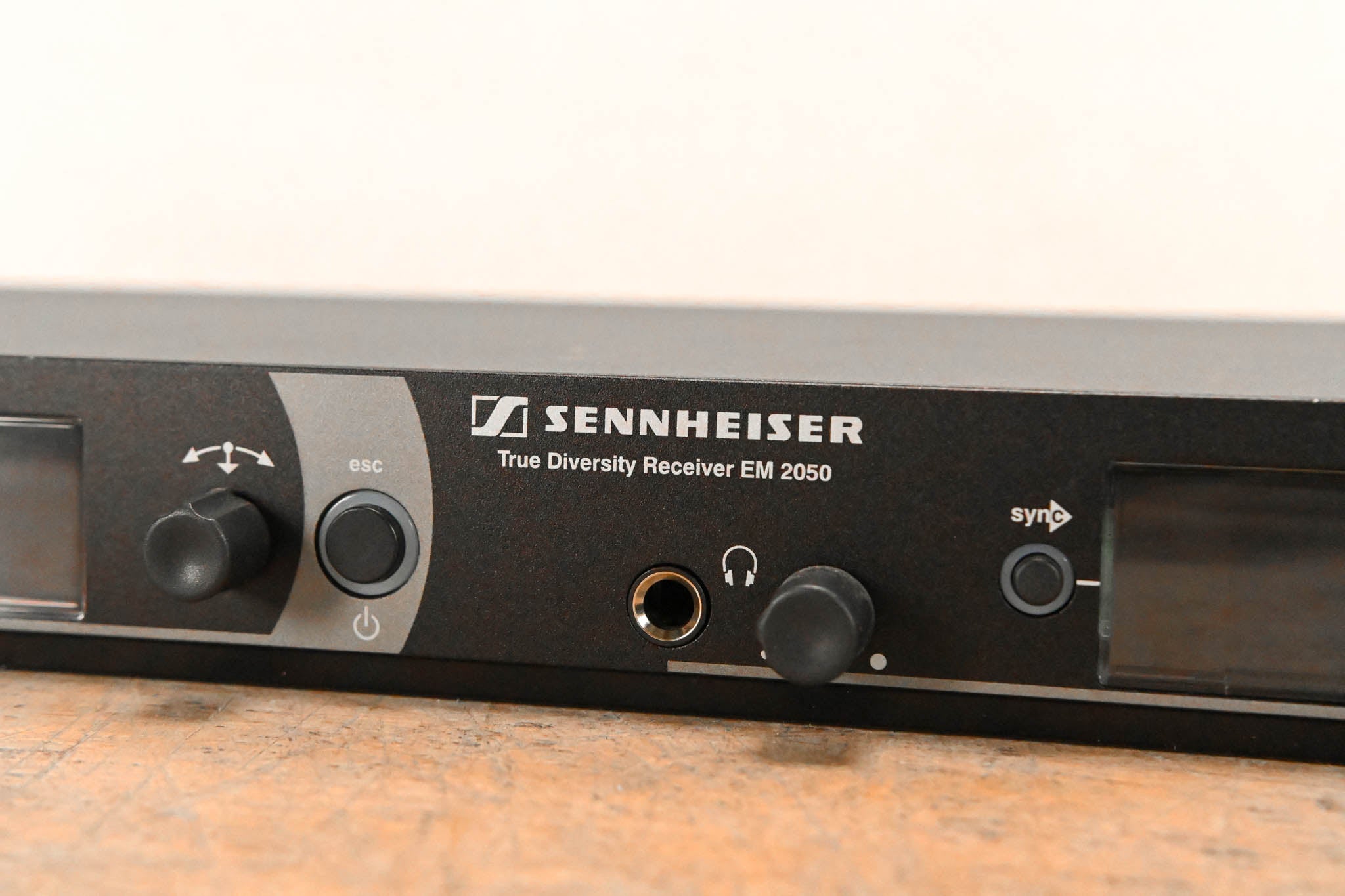 Sennheiser EM 2050 Dual-Channel Wireless Receiver Aw Range: 516-558 MHz