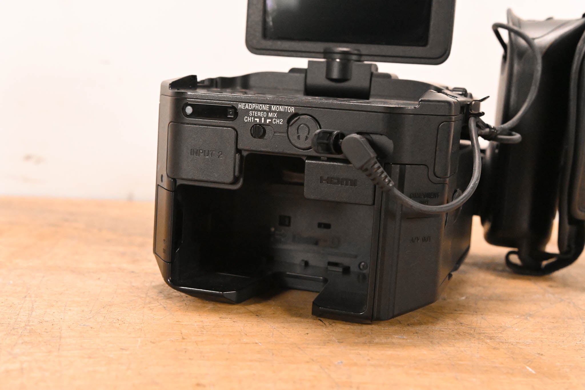 Sony NEX-FS100U Super 35mm Sensor Camcorder