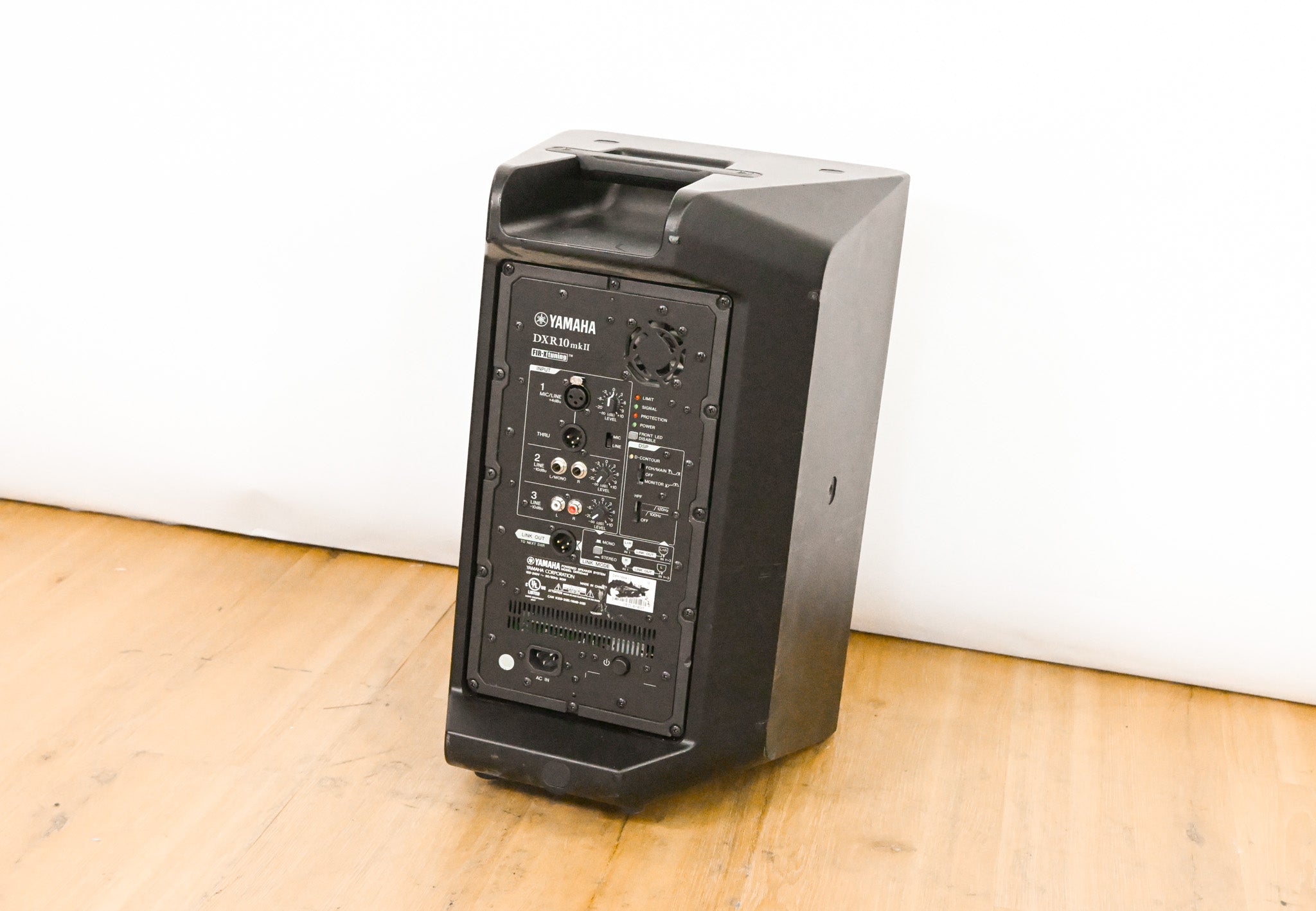 Yamaha DXR10mkII 10" 1,100W Powered PA Speaker