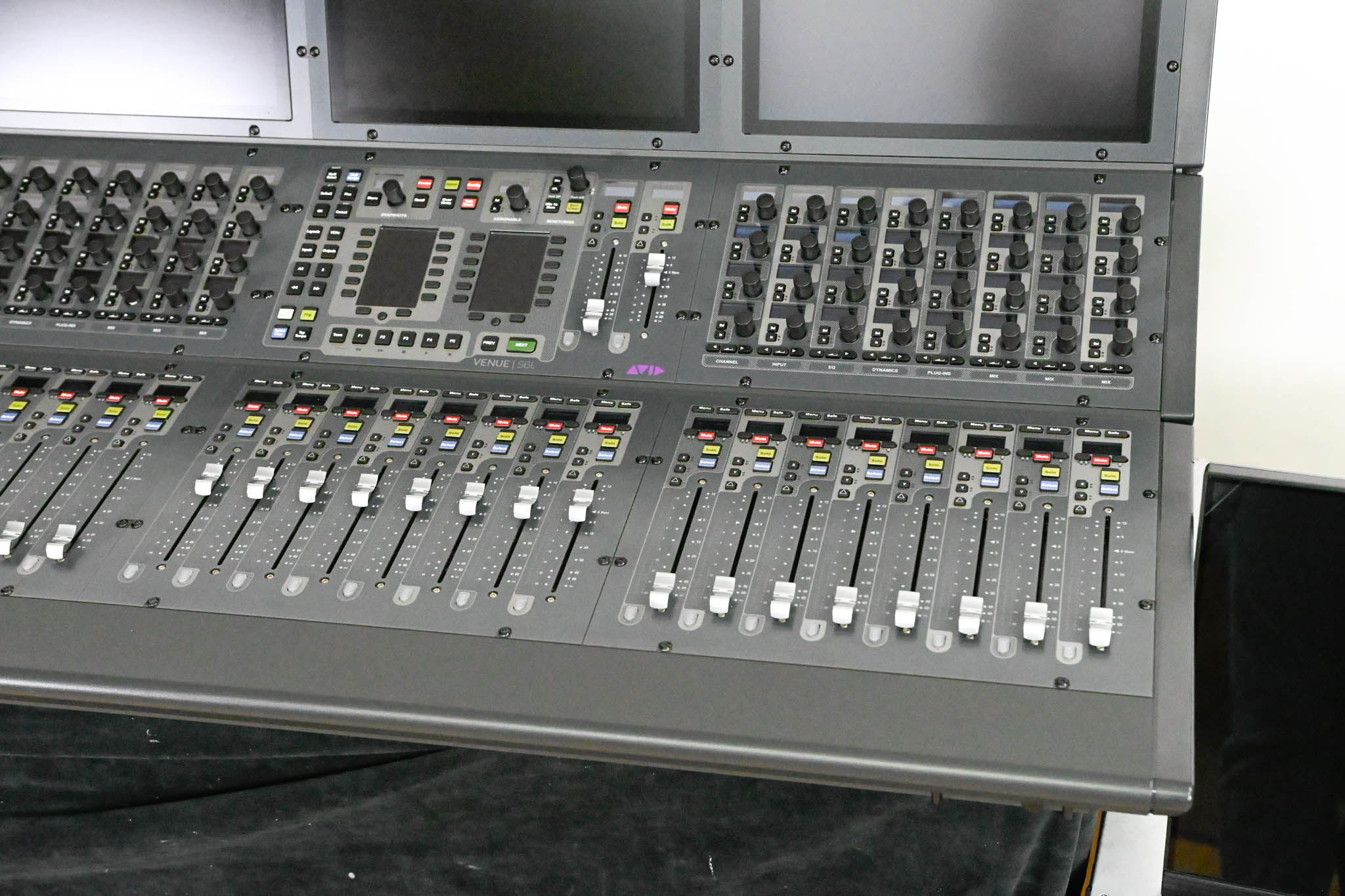 AVID VENUE S6L-32D System w/ E6L-144, Stage 64 64x24, WSG-HD, Monitor