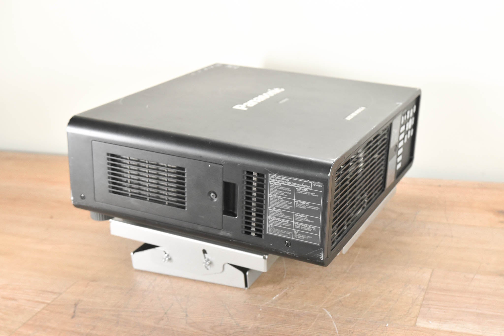 Panasonic PT-DZ6710UL 6,000-Lumen WUXGA Large Venue DLP Projector