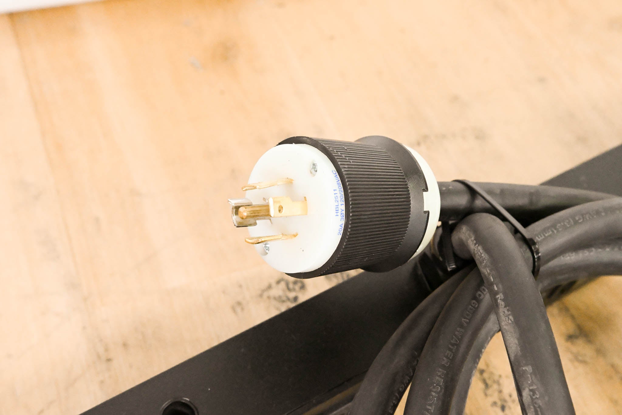 ETC SB6-10M 6 x 10A (1200W) SmartBar with Stage Pin Connectors