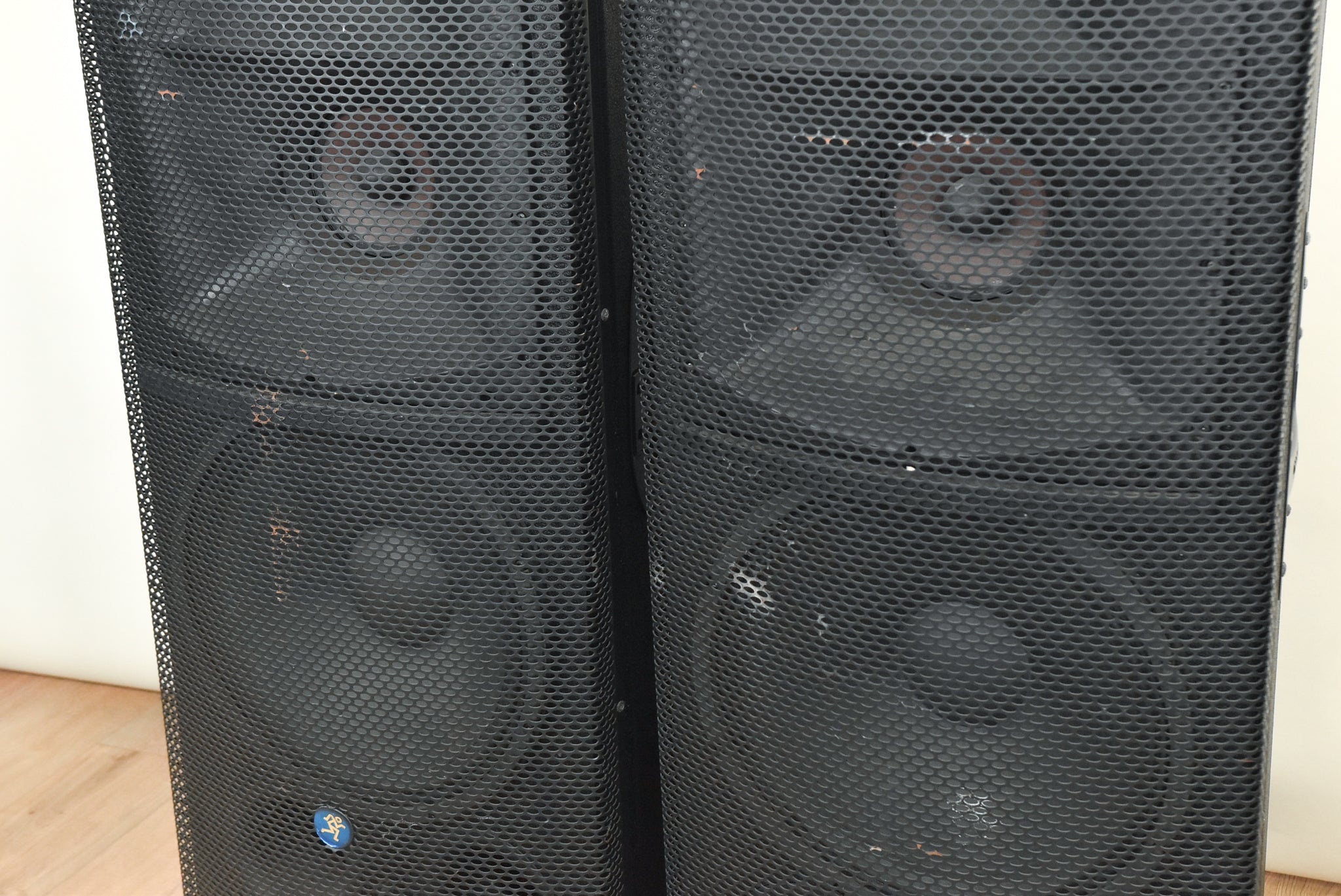 Mackie SR1530 Active 3-Way Sound Reinforcement Speaker (PAIR)