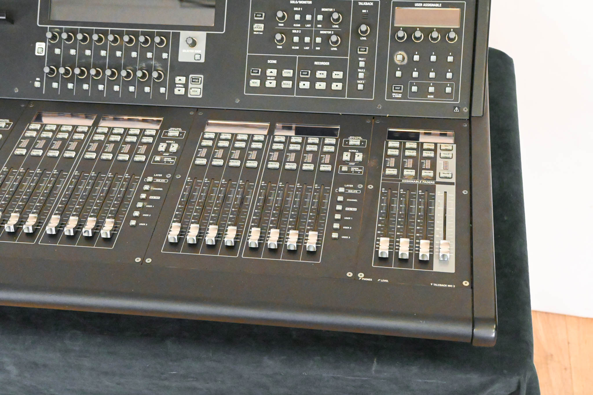 Roland M-5000 Live Mixing Console