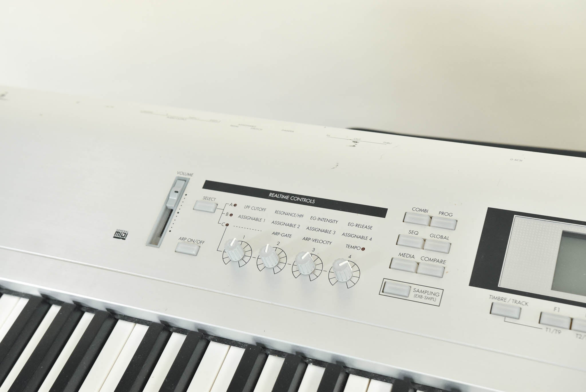 Korg TRITON Le 88 Music Workstation Keyboard