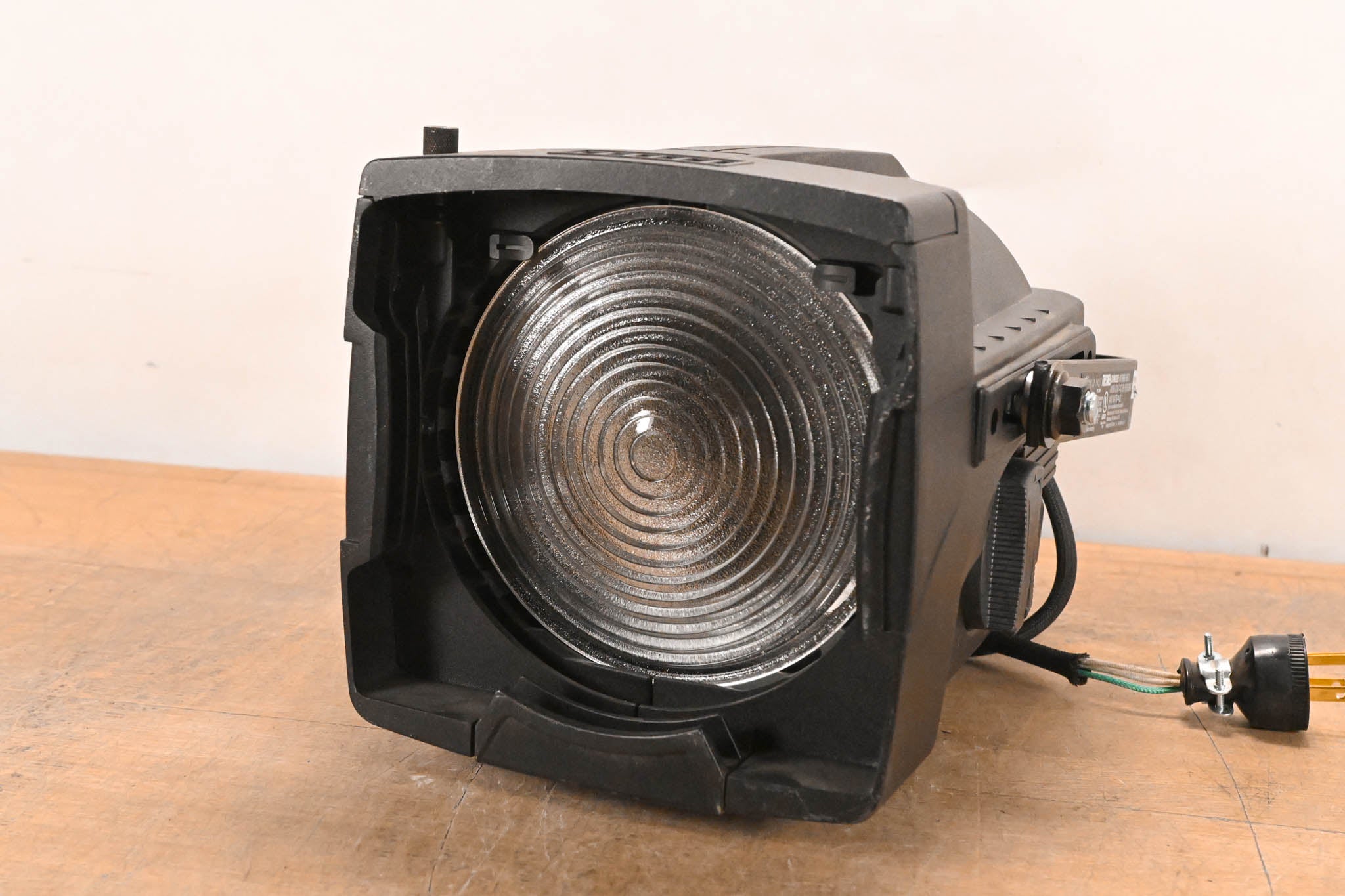 ETC Source Four Fresnel 750W Stage Light Fixture