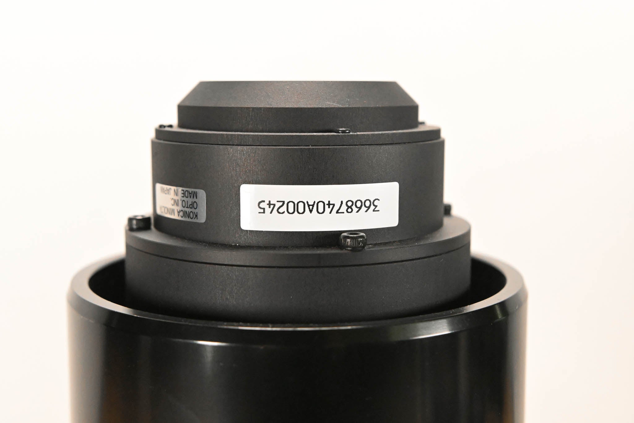 Konica Minolta SXGA+ 0.73:1 Projector Lens
