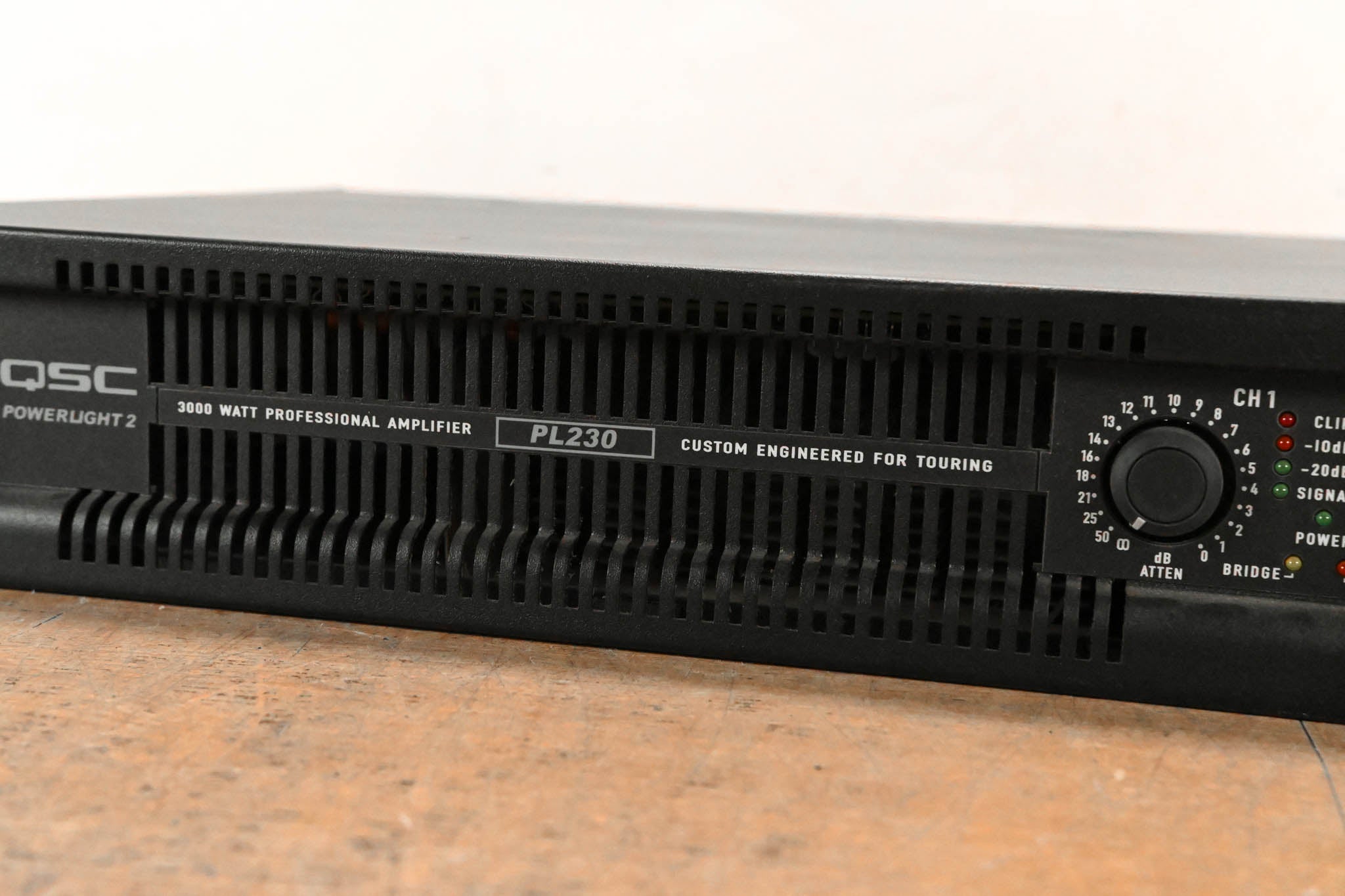 QSC PL230 PowerLight 2 Series 2-Channel 1500W Power Amplifier