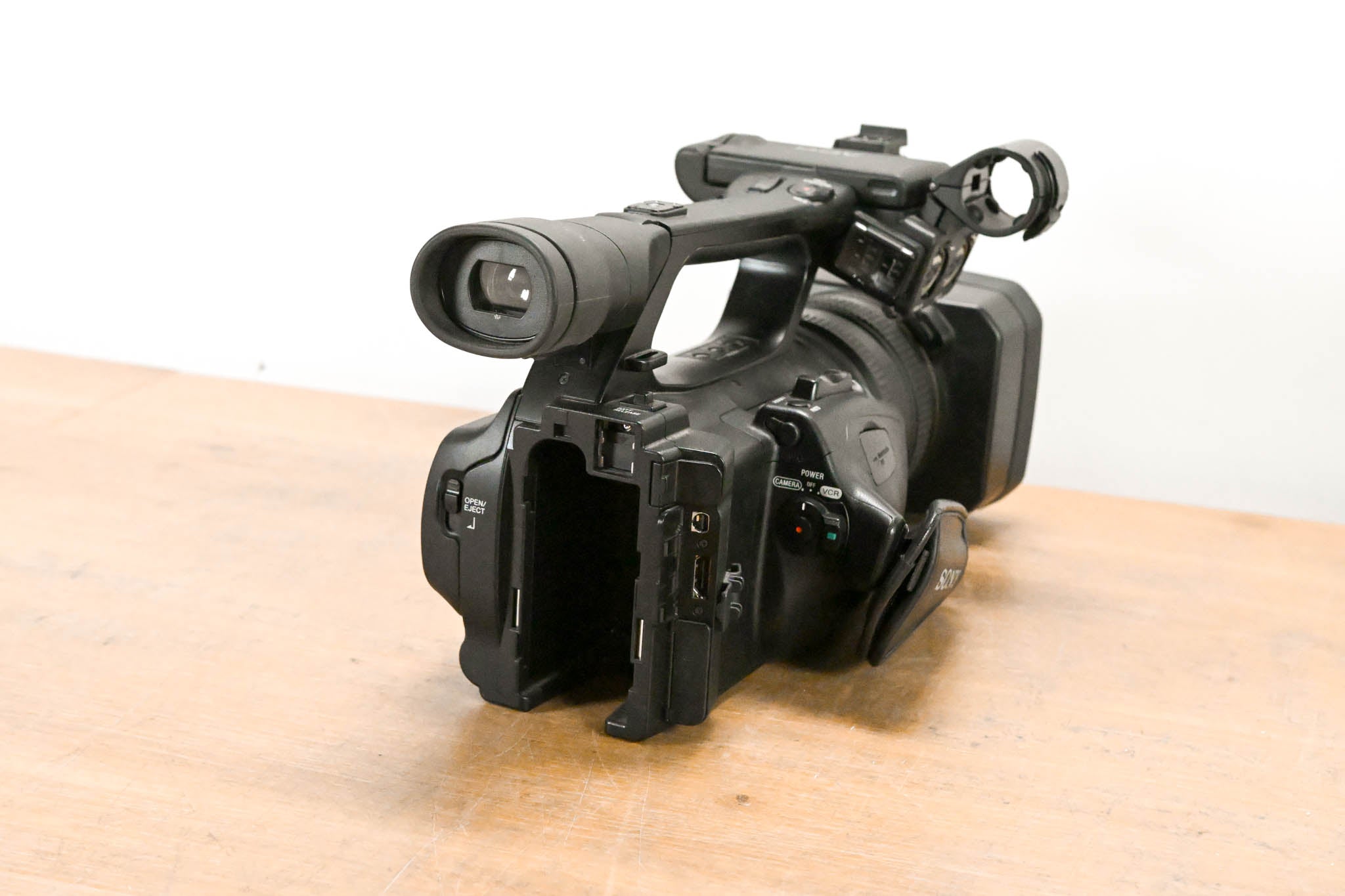 Sony HVR-Z5U Professional 1/3" 3-CMOS HDV Camcorder