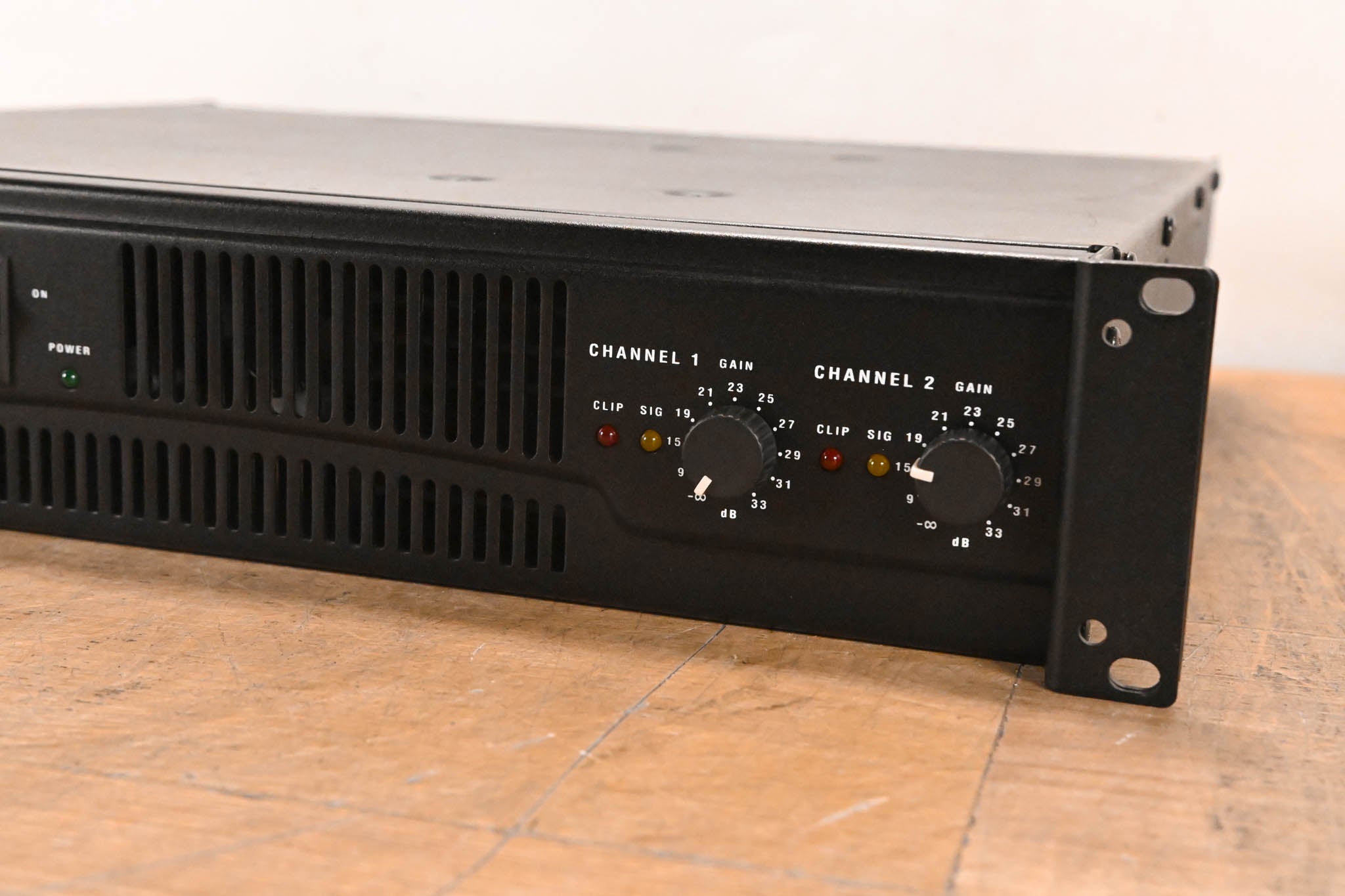 QSC RMX1850HD 2-Channel Power Amplifier
