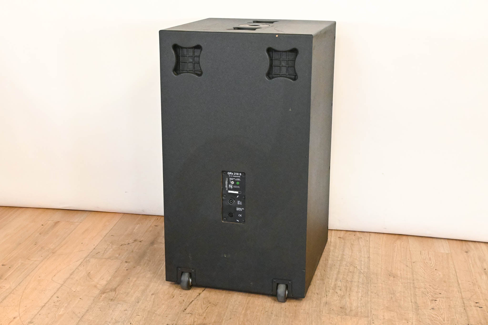EV エレクトロボイス Electro-Voice QRx 218s Electro-Voice (EV) QRx 218S Compact Dual 18