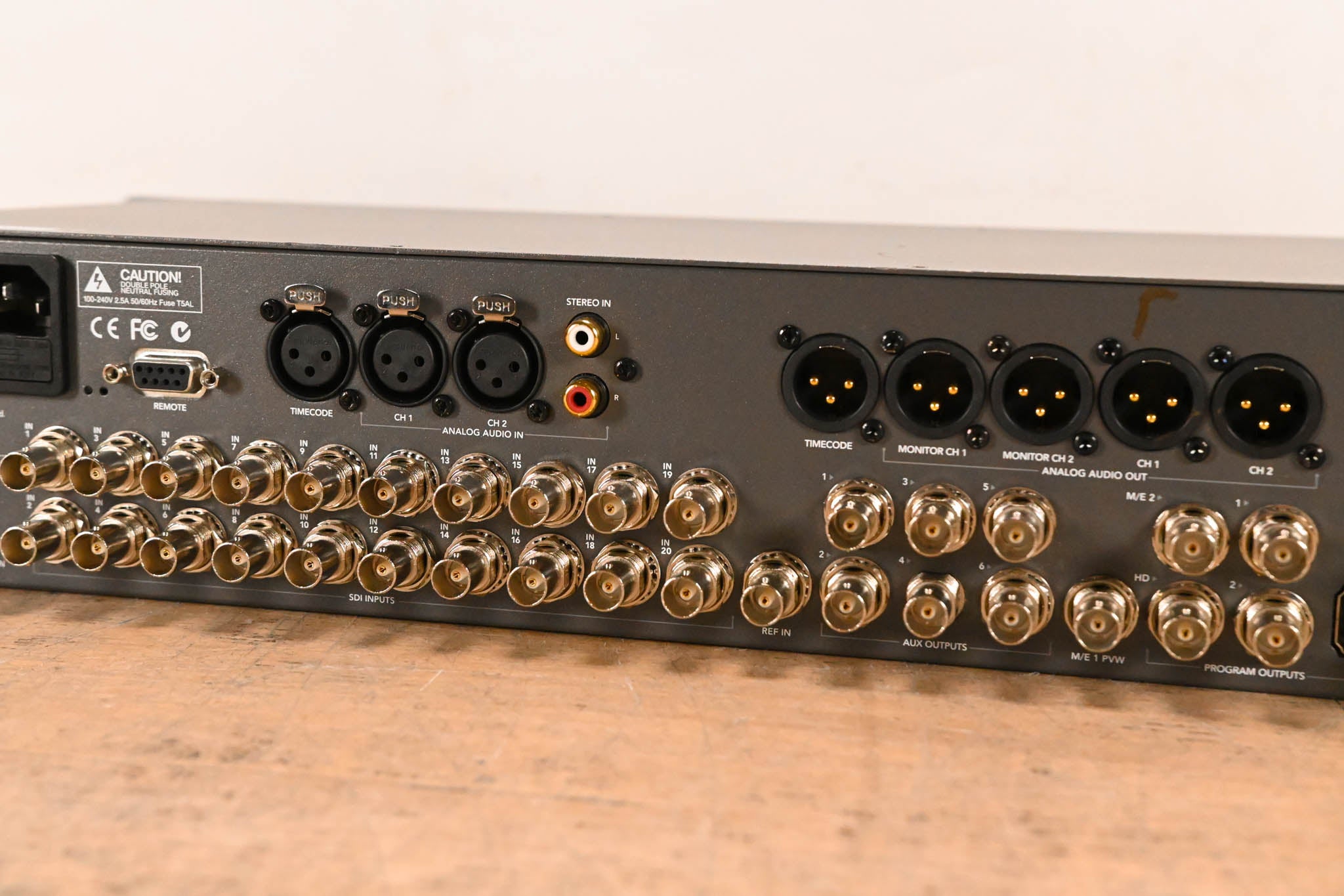 Blackmagic Design ATEM 2 M/E Production Studio 4K
