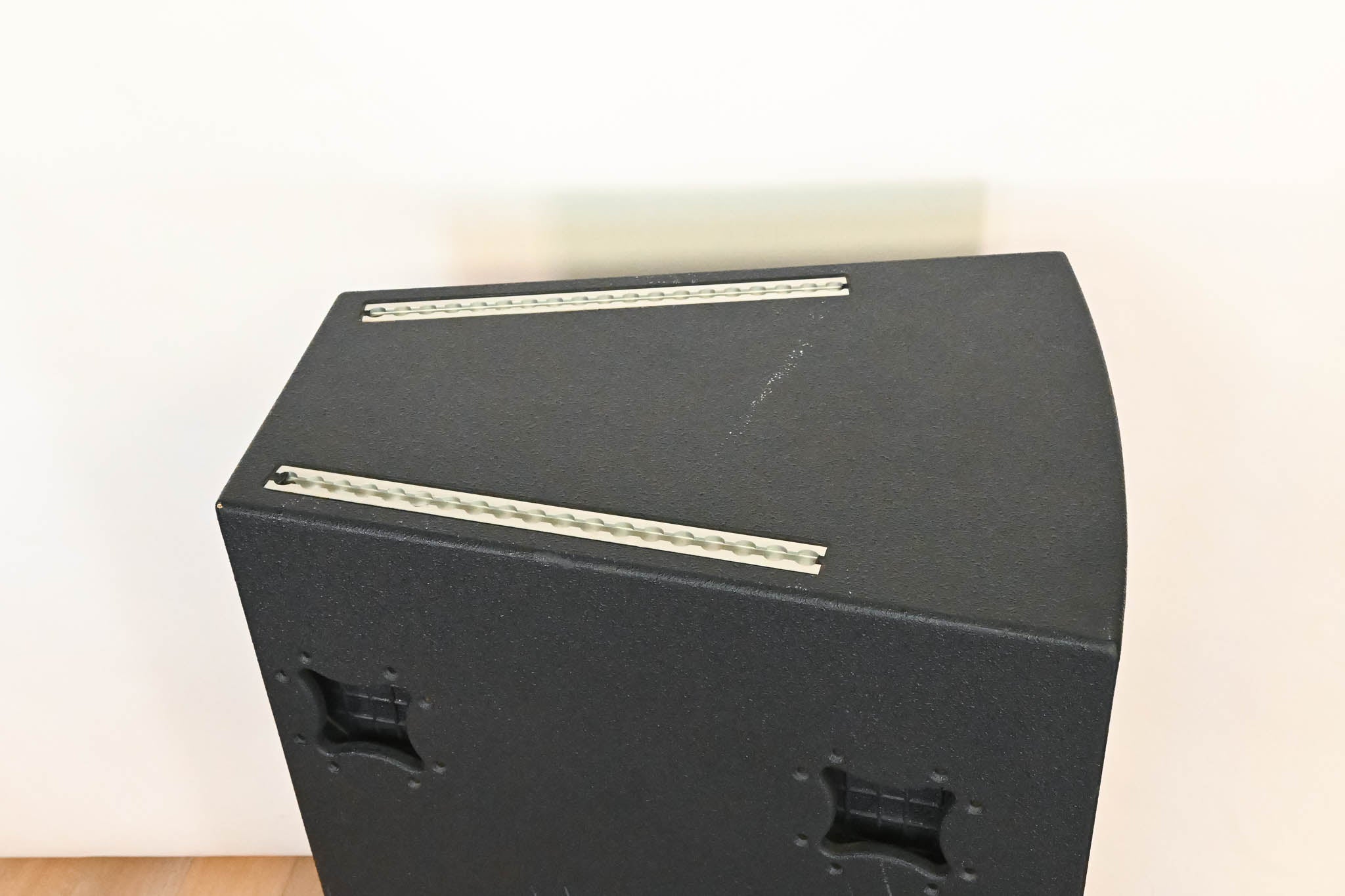 Electro-Voice (EV) Xi-2153A/64 X-Array 3-Way Full-Range Loudspeaker
