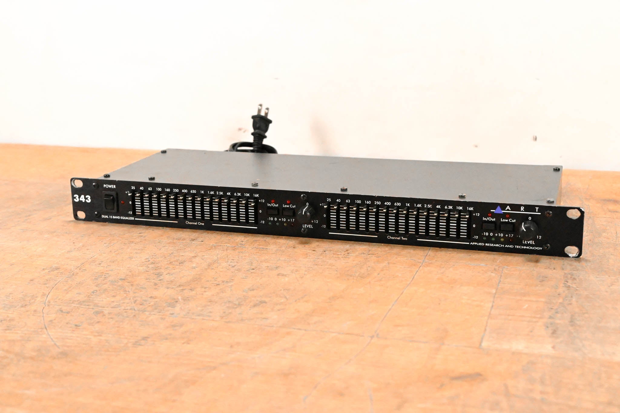 ART 343 Dual-Channel 15-Band Graphic Equalizer