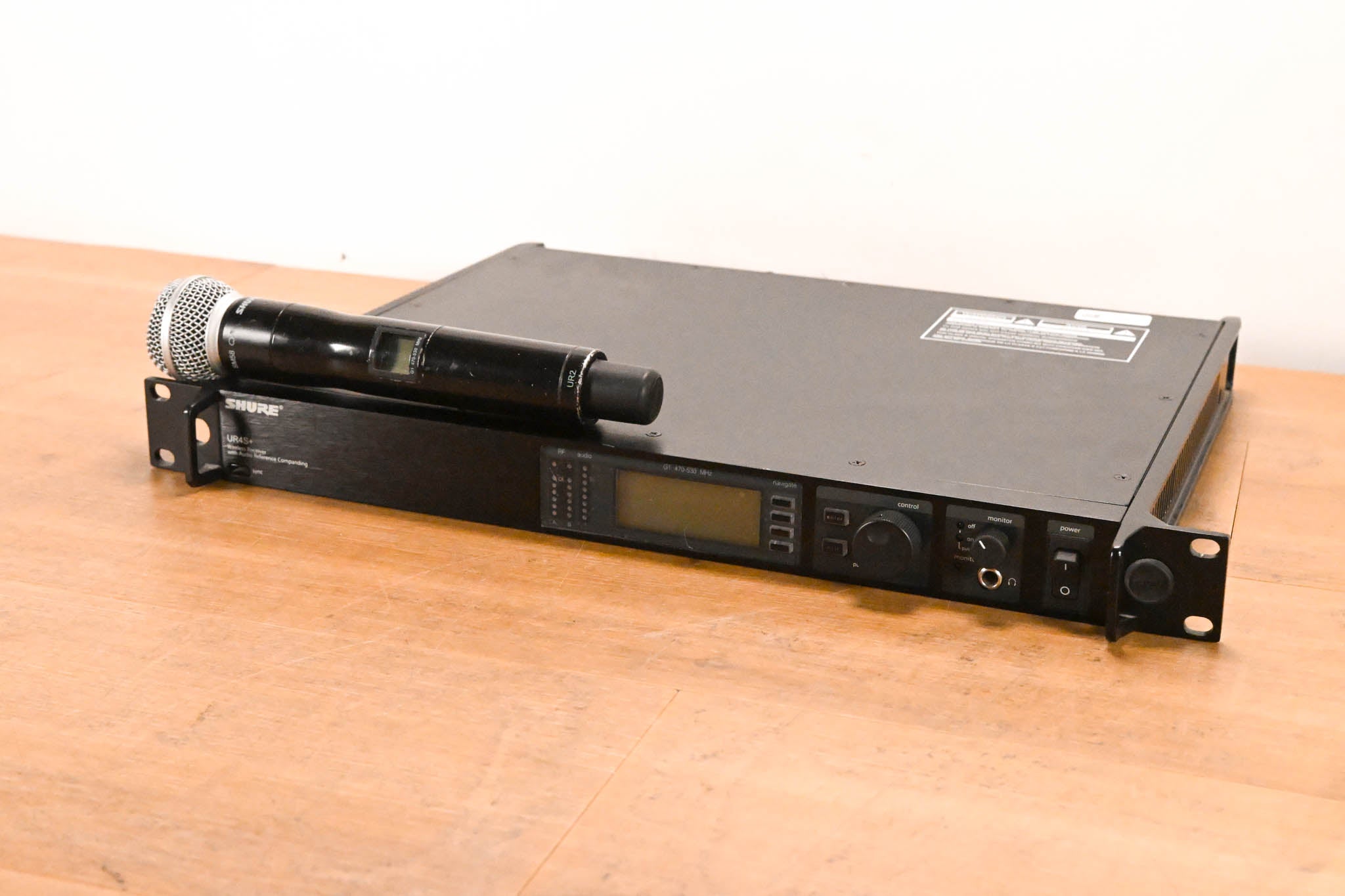 Shure UR4S+ Wireless Receiver with one UR2/SM58 Handheld Mic - G1 Band