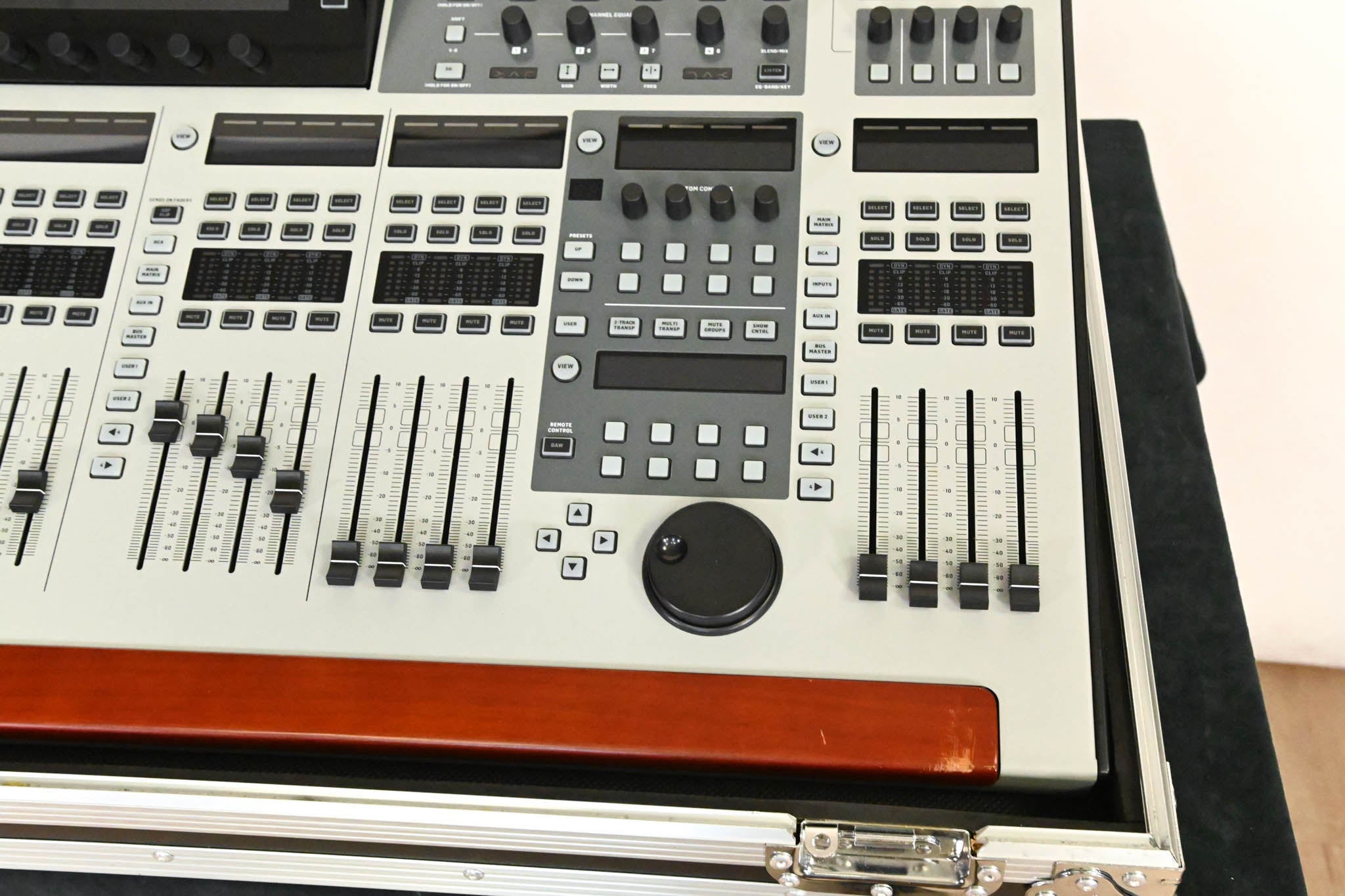 Behringer WING 48-Channel Digital Mixer with Road Case