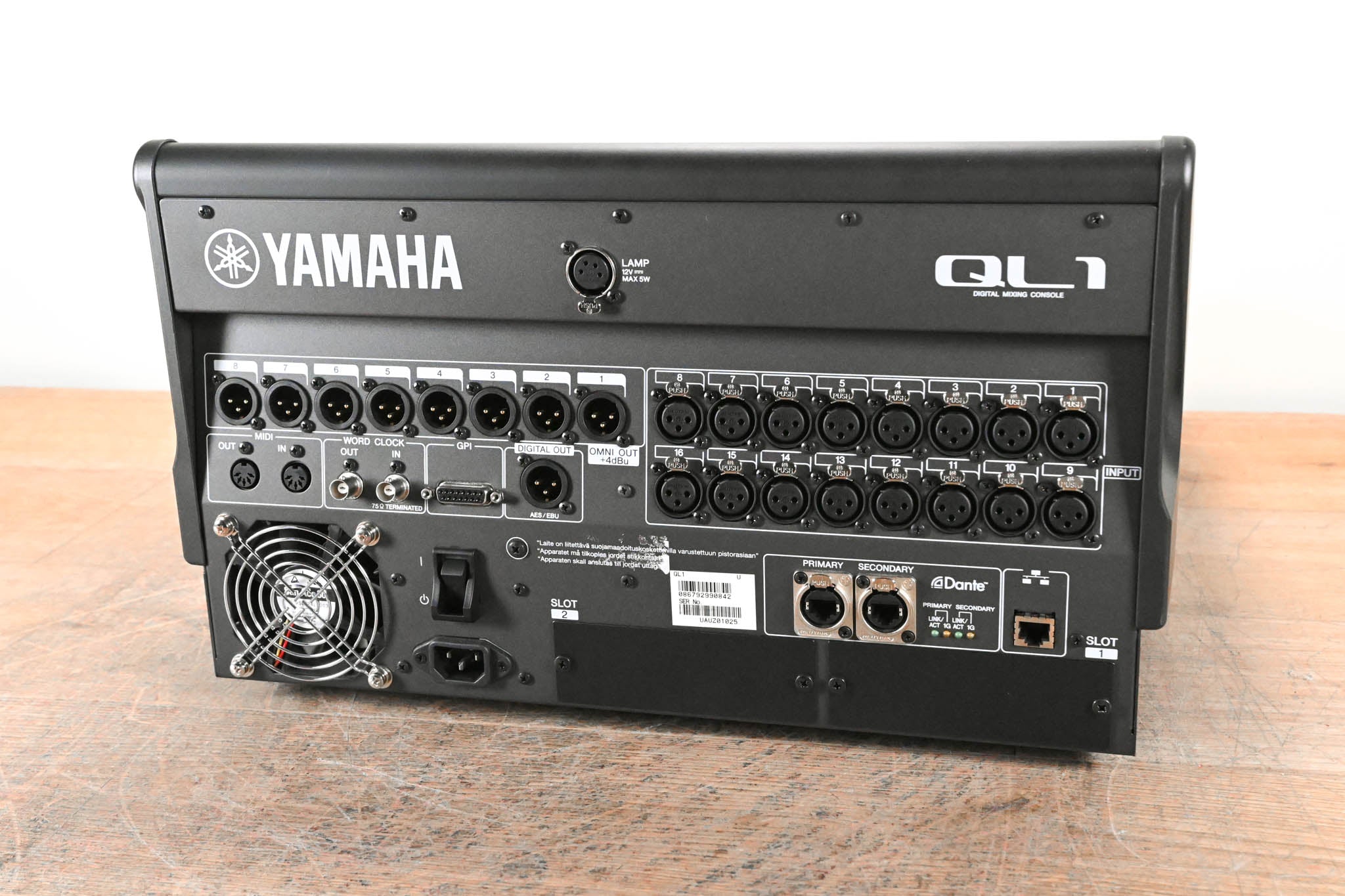 Yamaha QL1 16-Input / 8-Output Digital Mixing Console