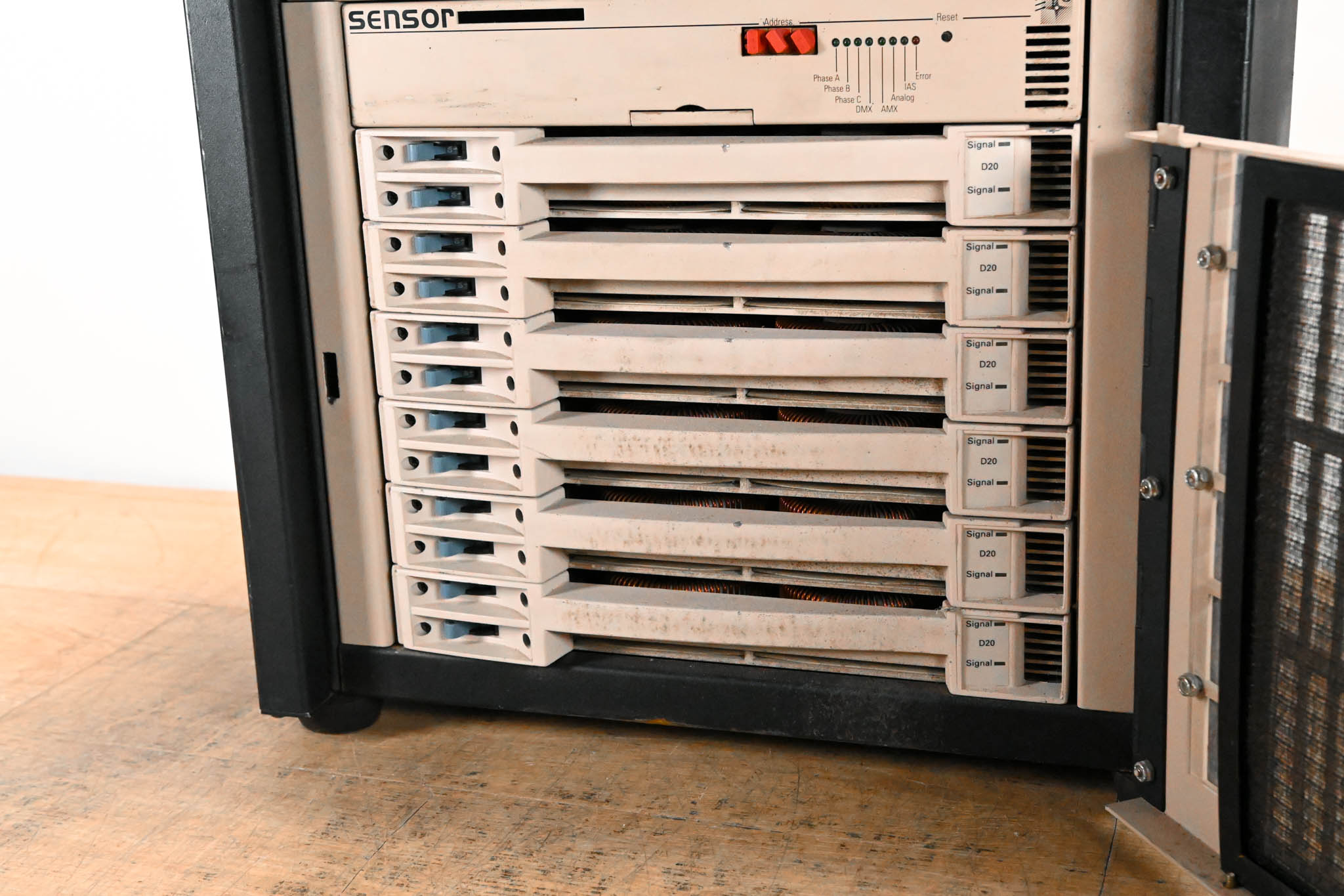 ETC SP-1220B Sensor Dimmer Rack with 6x D20 Modules