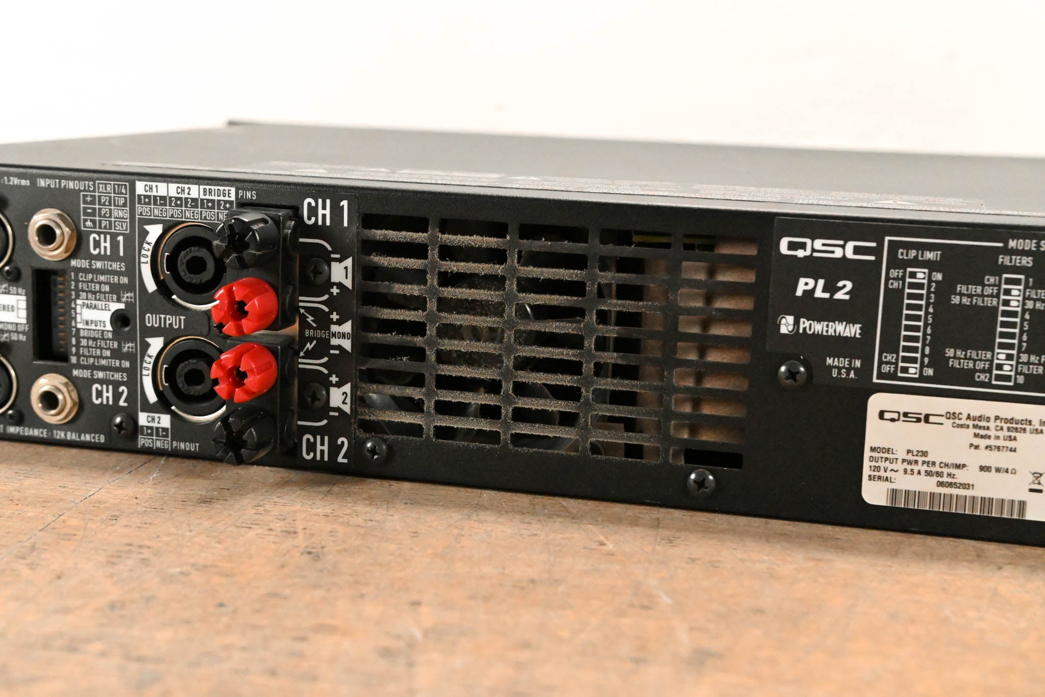 QSC PL230 PowerLight 2 Series 2-Channel 1500W Power Amplifier