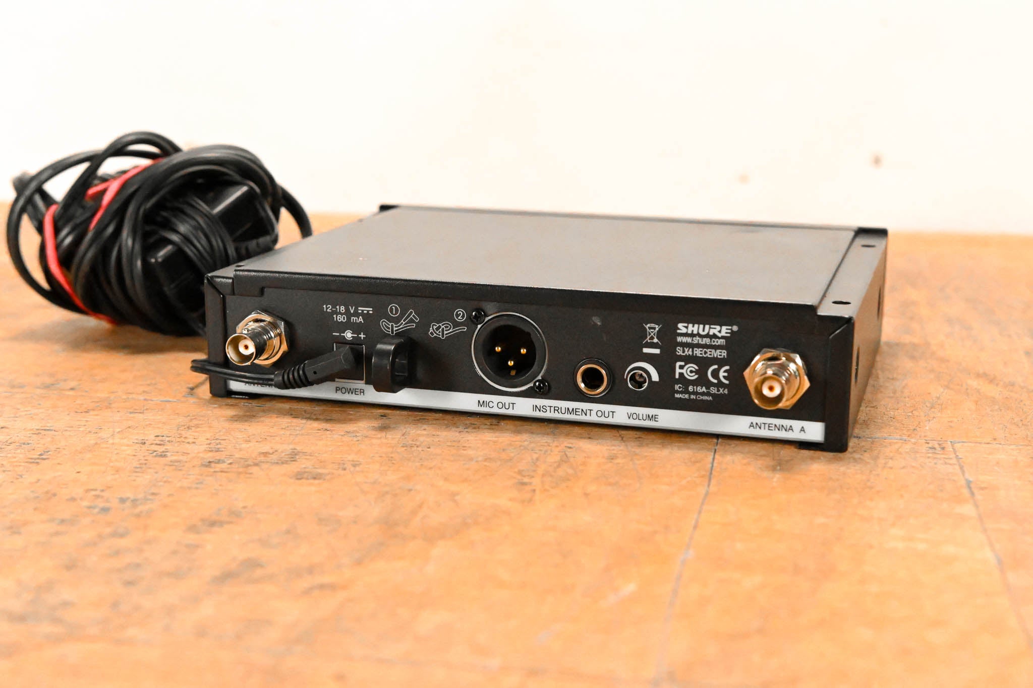 Shure SLX4 Wireless Receiver - G5 Band: 494-518 MHz