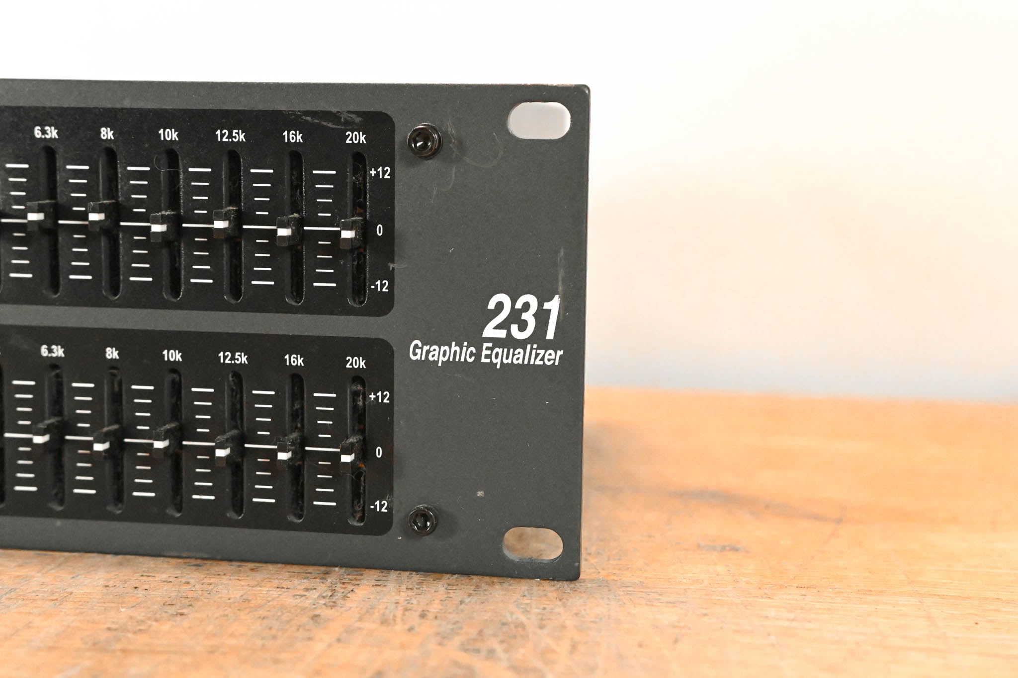 dbx 231 Dual-Channel 31-Band Graphic Equalizer