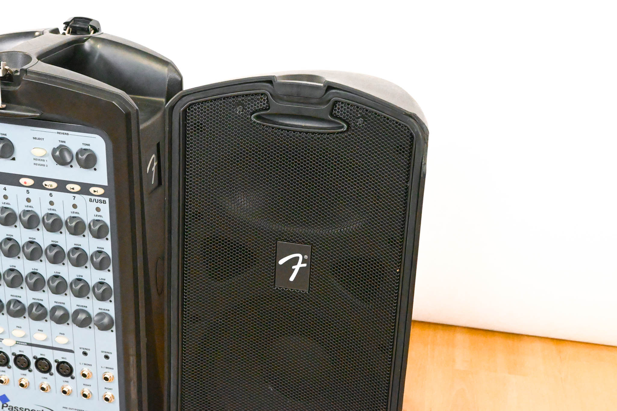 Fender Passport 500 Pro 500W 8-Channel Portable PA System