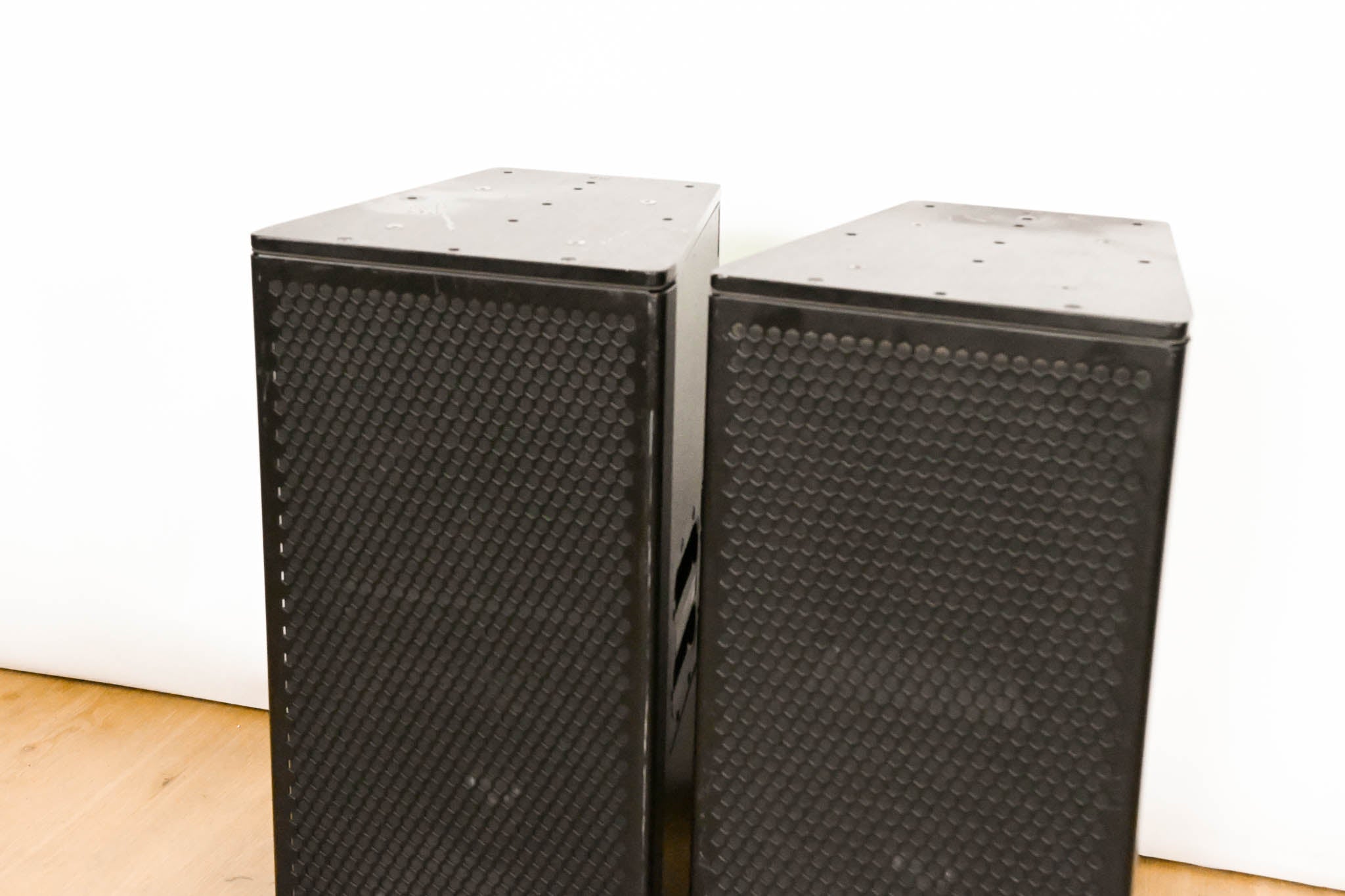 Meyer Sound UPJ-1P Compact VariO Loudspeaker (PAIR)