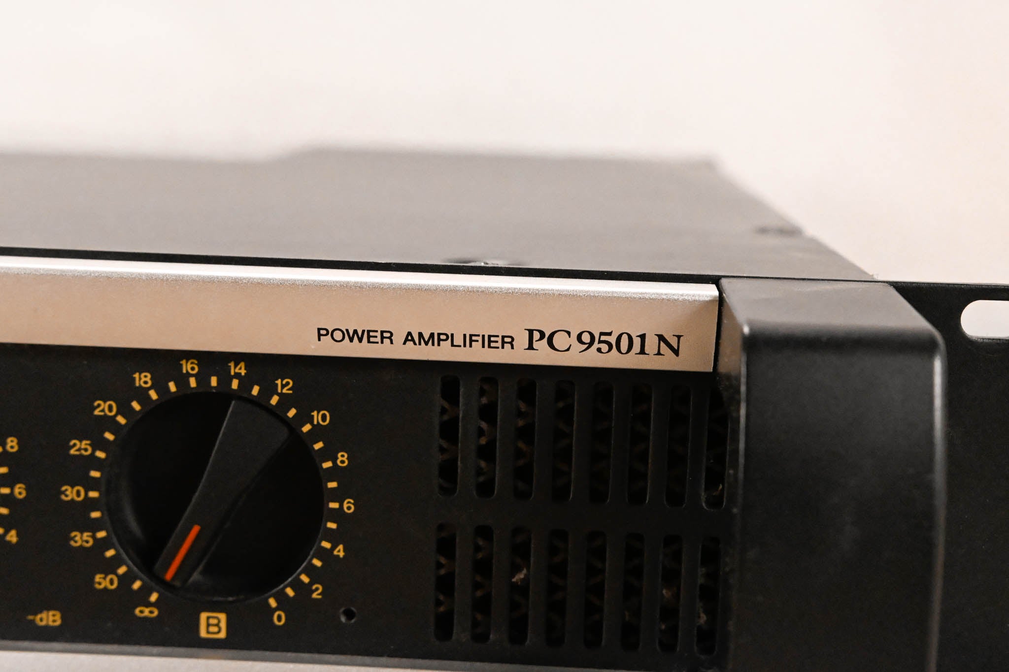 Yamaha PC9501N Two-Channel Power Amplifier