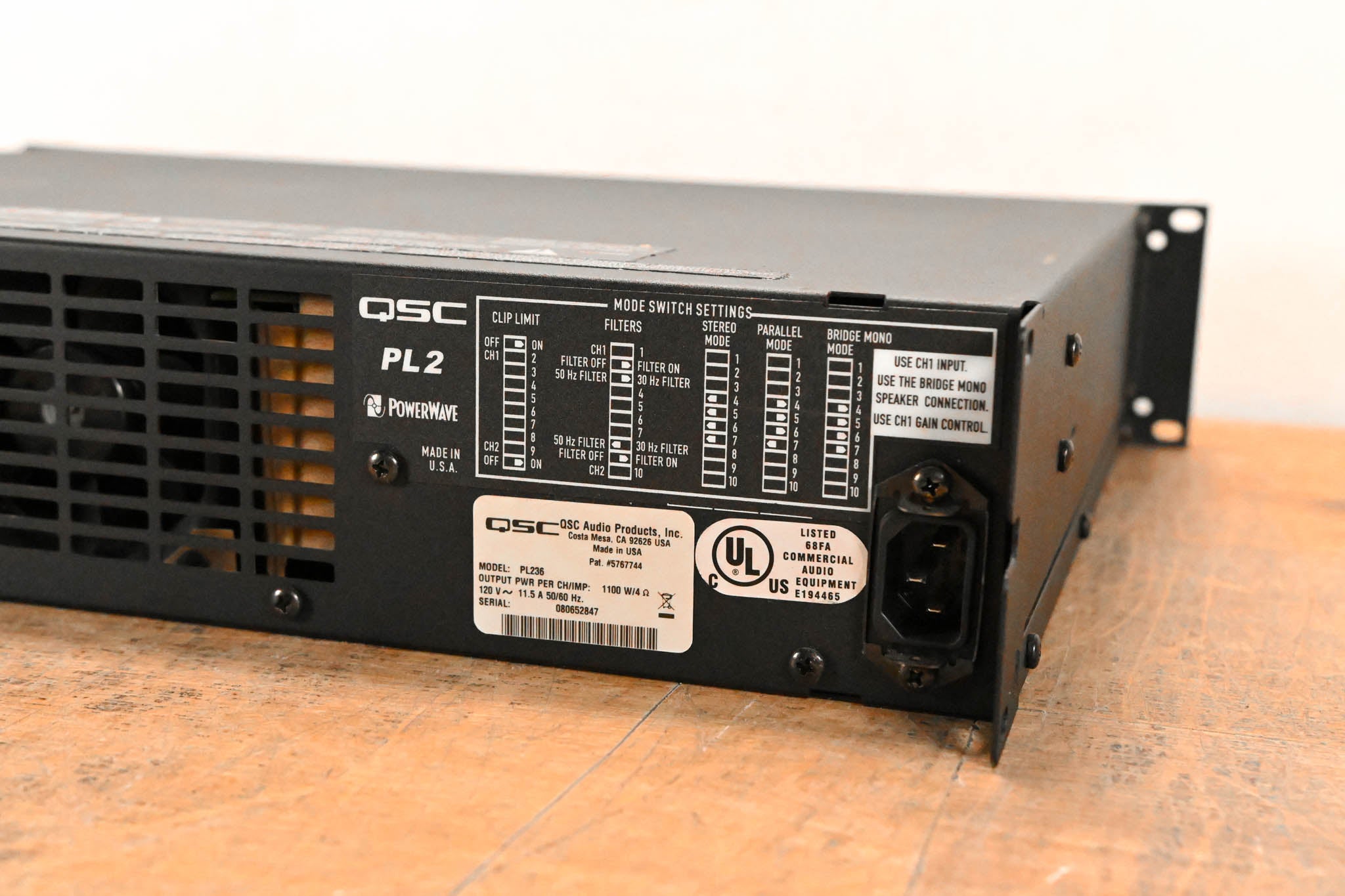 QSC PL236 PowerLight 2 Series 2-Channel Power Amplifier
