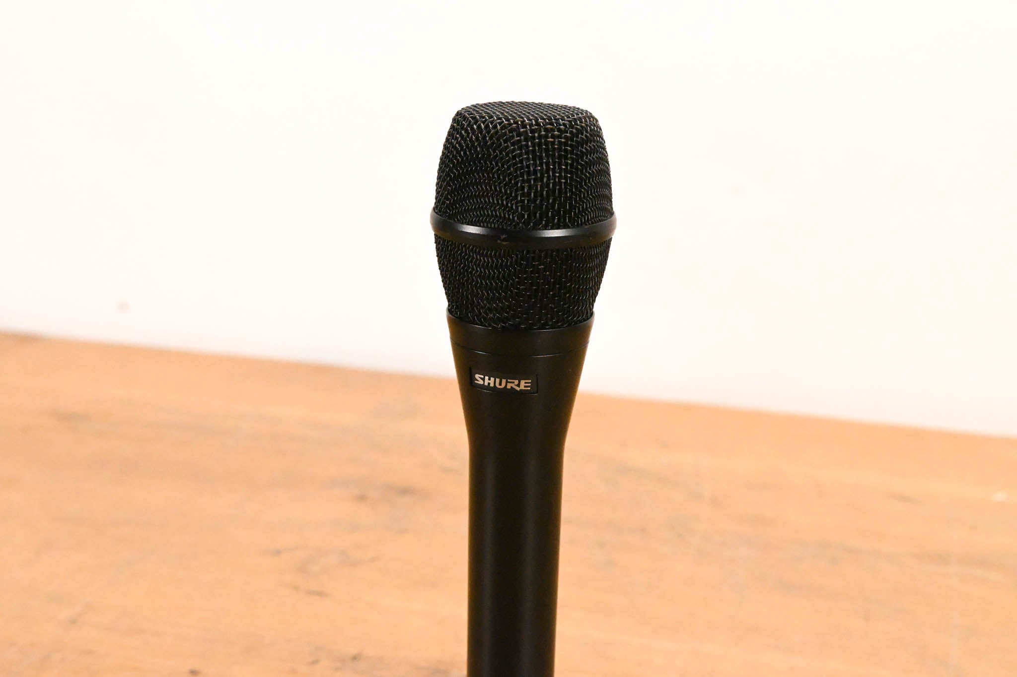 Shure KSM9HS Dual-Pattern Condenser Handheld Vocal Microphone