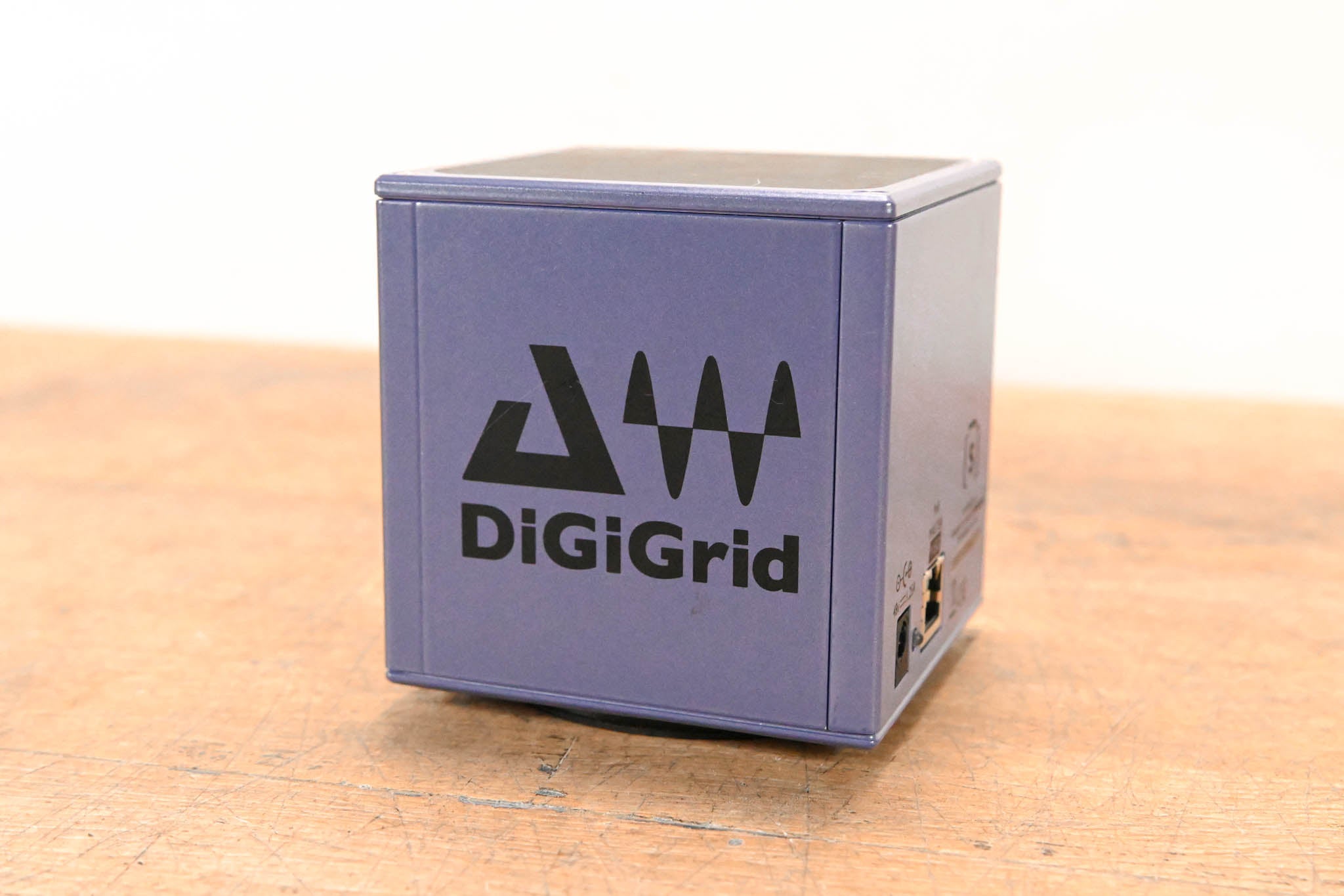 Waves DigiGrid S Gigabit Ethernet Switch with PoE (NO POWER SUPPLY)