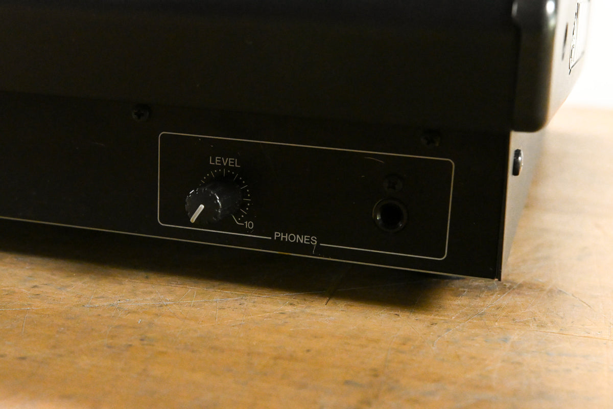 Yamaha QL1 16-Input / 8-Output Digital Mixing Console