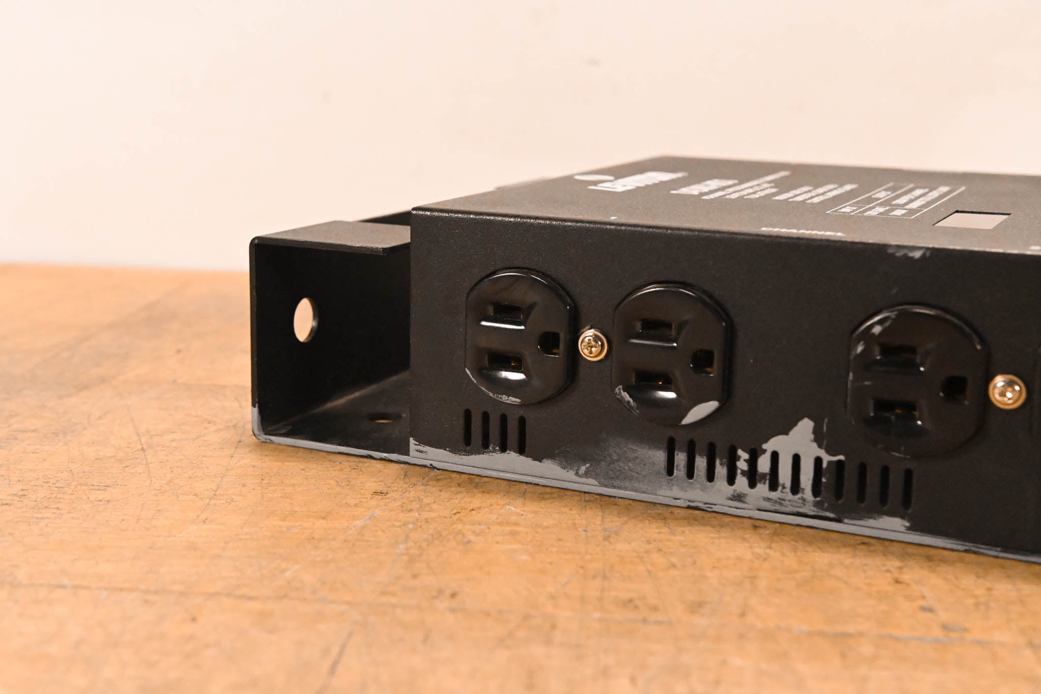 Leviton D4DMX-MD3 4-Channel Programmable Dimmer Pack