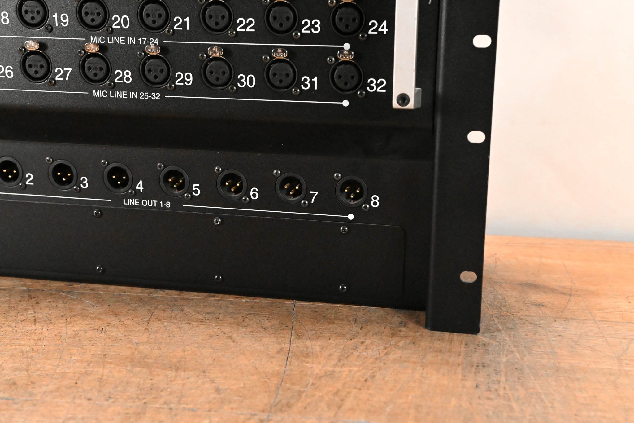 DiGiCo D-Rack 32 x 8 Cat 6 Analog I/O Stage Box