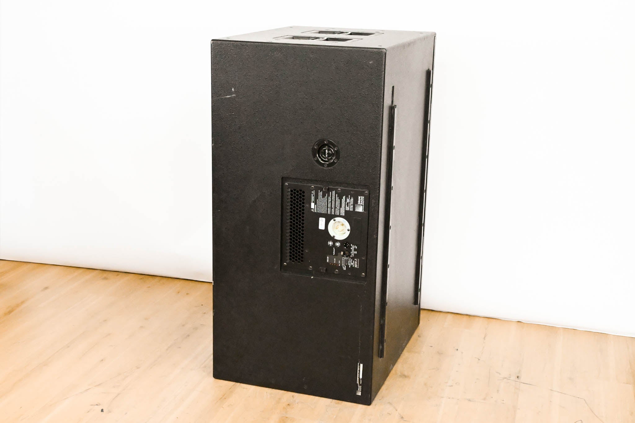 Meyer Sound 700-HP UltraHigh-Power Dual 18" Powered Subwoofer